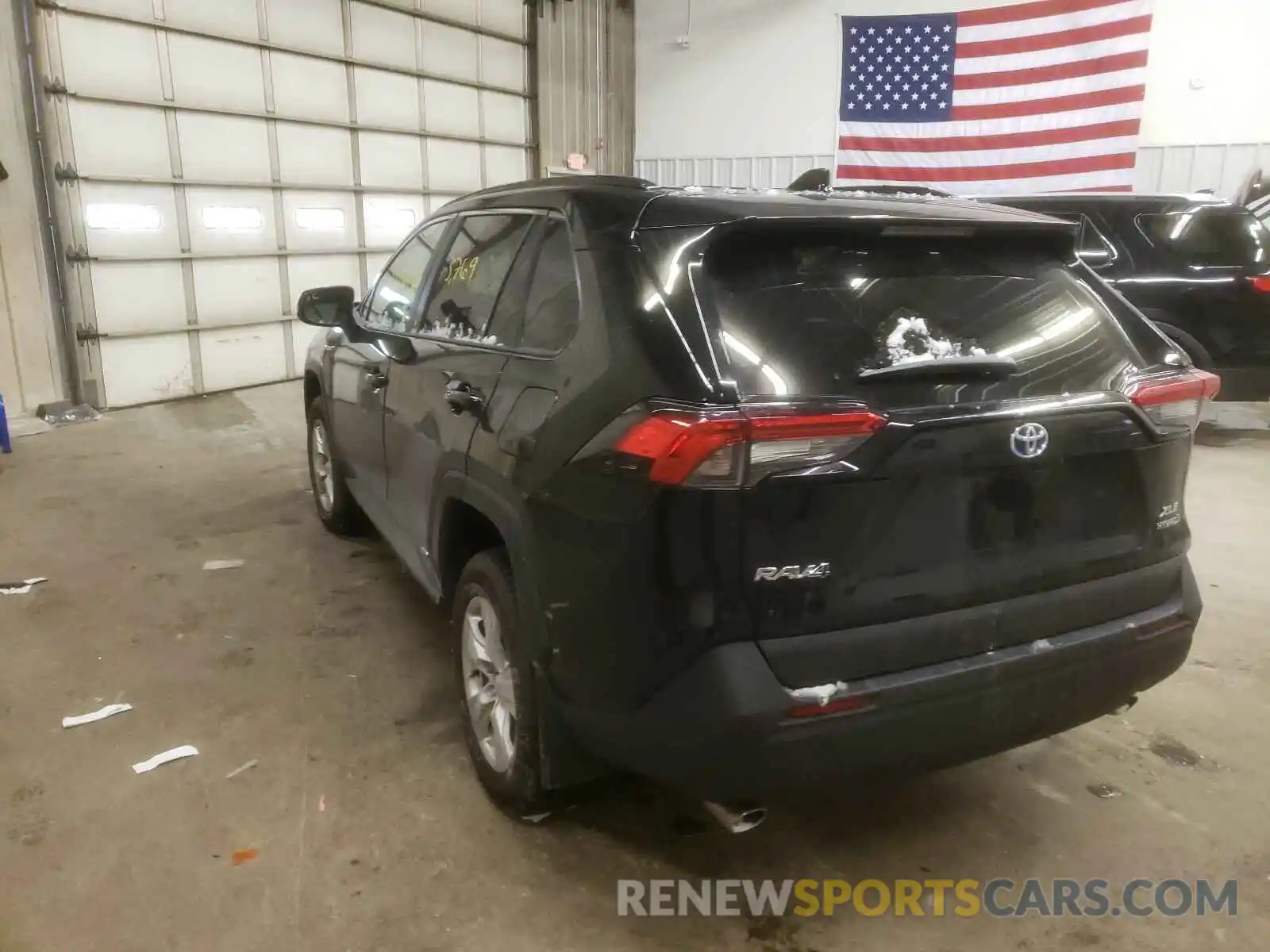 3 Photograph of a damaged car 4T3R6RFV5LU001237 TOYOTA RAV4 2020