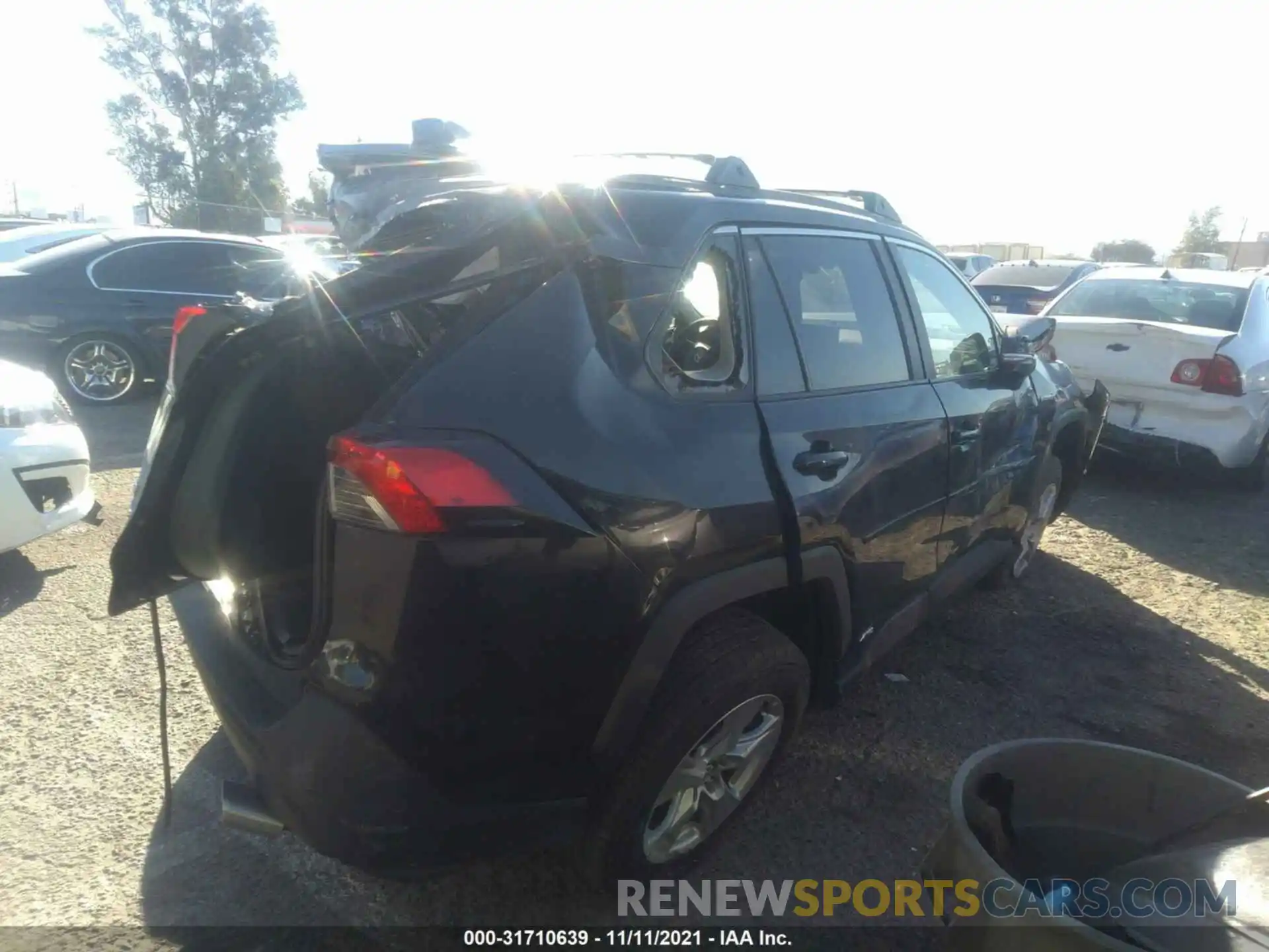 4 Photograph of a damaged car 4T3R6RFV6LU003093 TOYOTA RAV4 2020