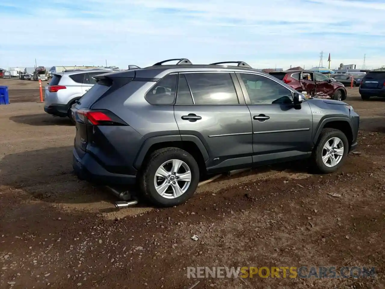 3 Photograph of a damaged car 4T3R6RFV8LU003810 TOYOTA RAV4 2020