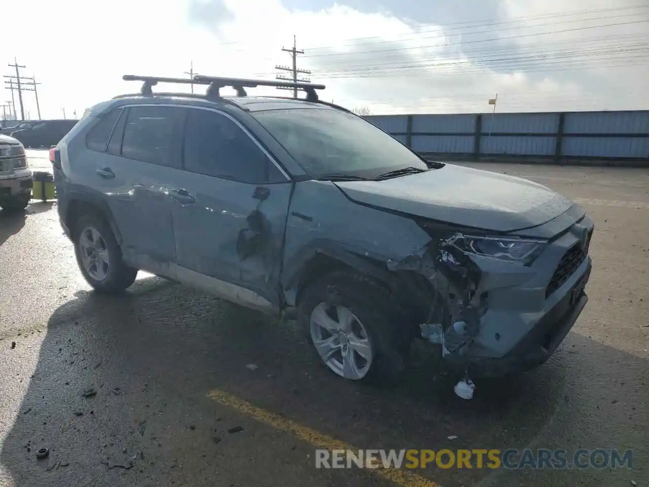 4 Photograph of a damaged car 4T3R6RFV9LU002505 TOYOTA RAV4 2020