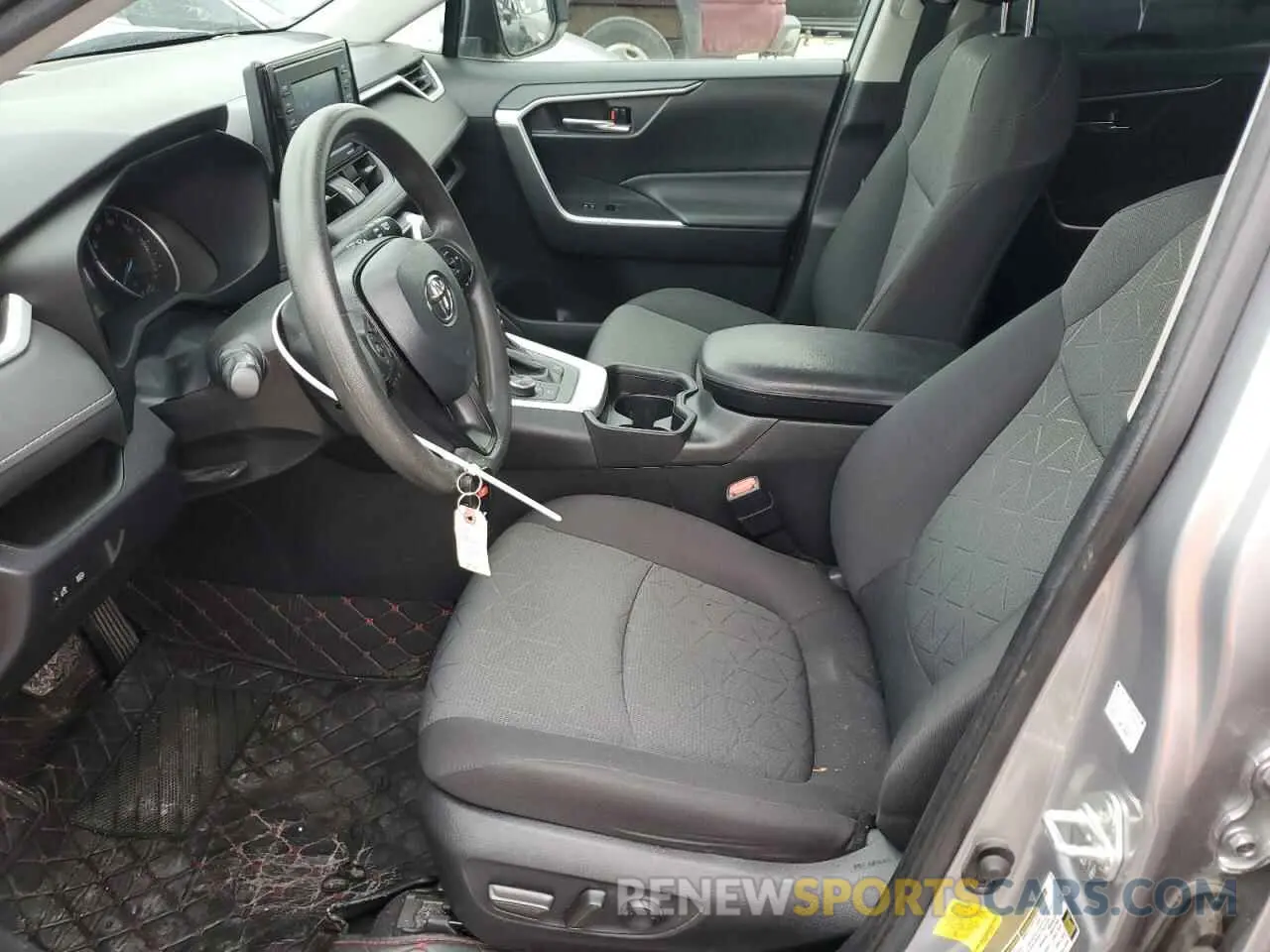 7 Photograph of a damaged car 4T3R6RFV9LU003783 TOYOTA RAV4 2020