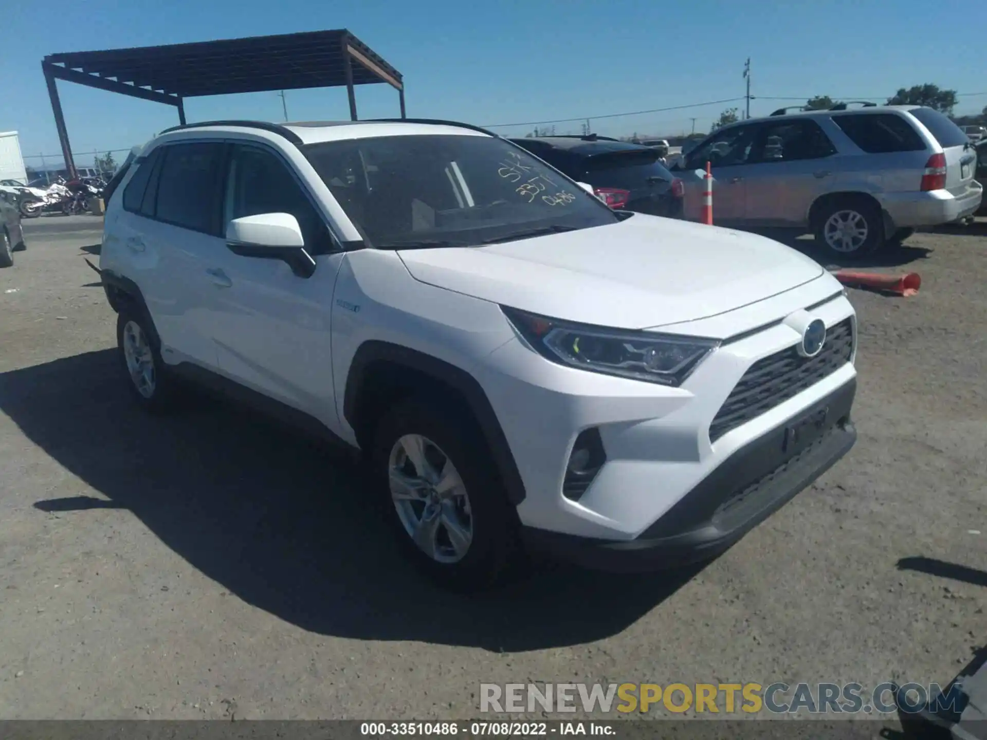 1 Photograph of a damaged car 4T3R6RFVXLU002917 TOYOTA RAV4 2020