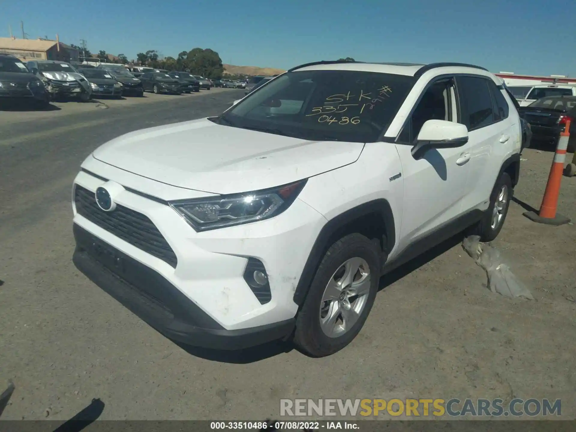 2 Photograph of a damaged car 4T3R6RFVXLU002917 TOYOTA RAV4 2020