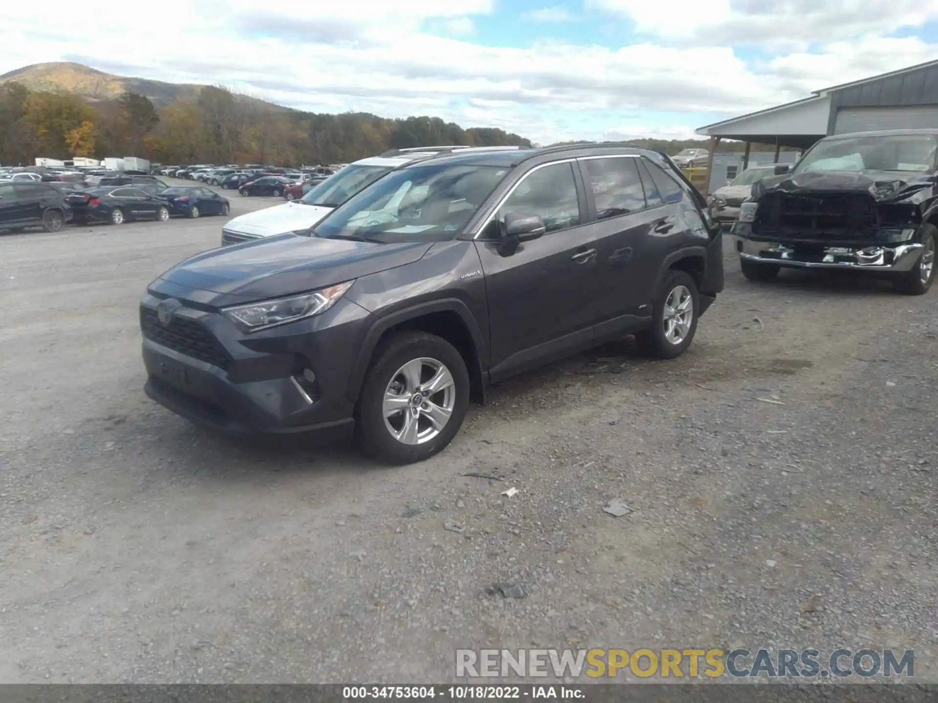 2 Photograph of a damaged car 4T3R6RFVXLU004294 TOYOTA RAV4 2020