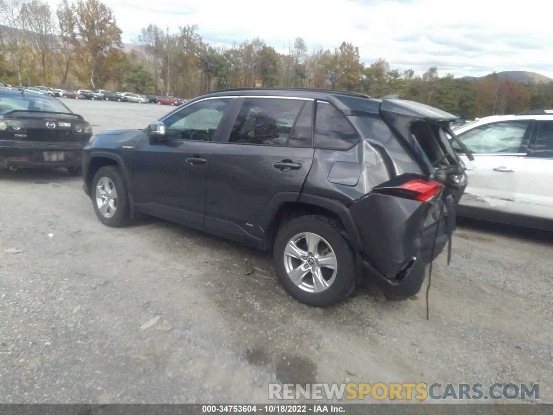 3 Photograph of a damaged car 4T3R6RFVXLU004294 TOYOTA RAV4 2020