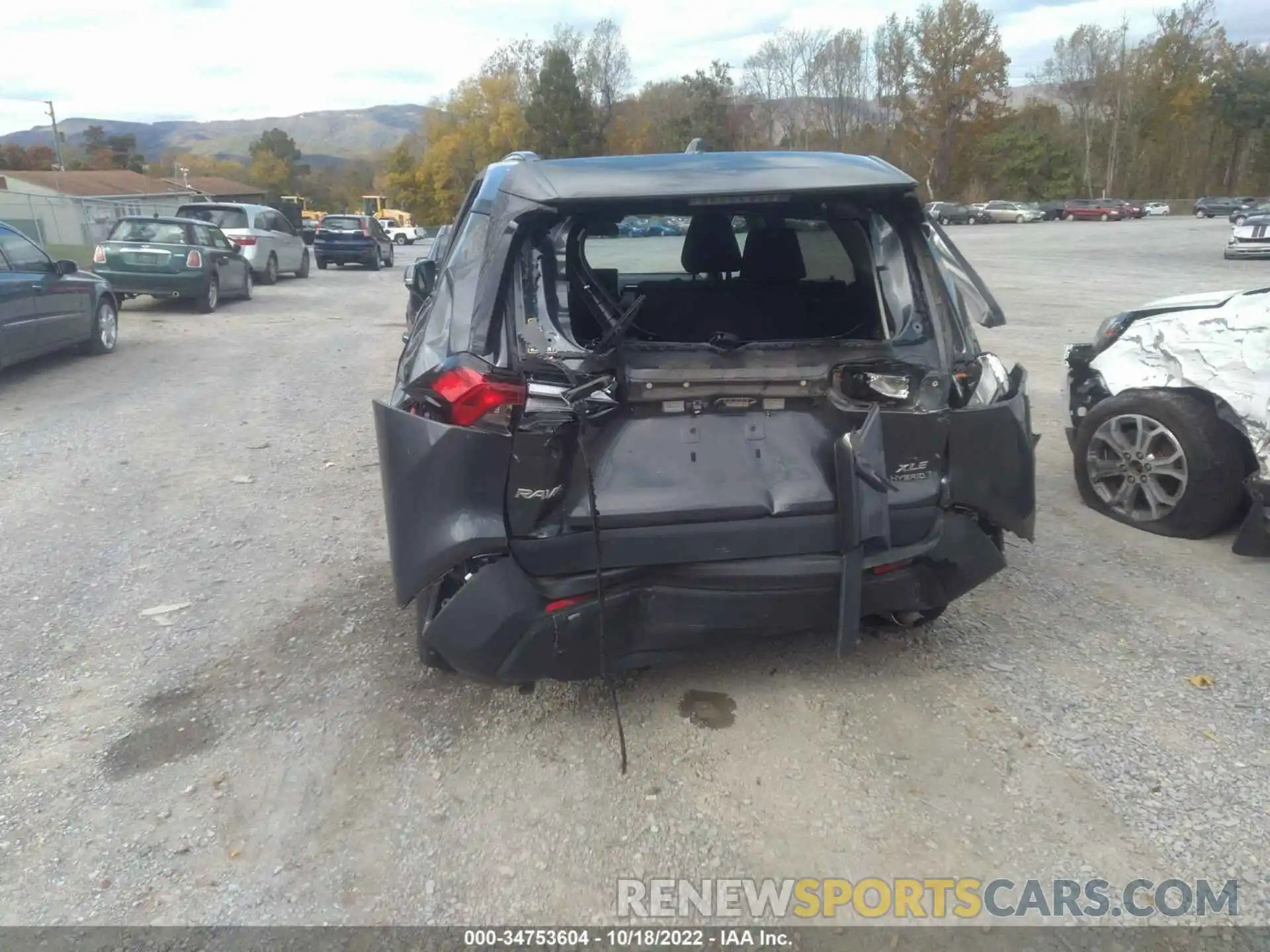 6 Photograph of a damaged car 4T3R6RFVXLU004294 TOYOTA RAV4 2020