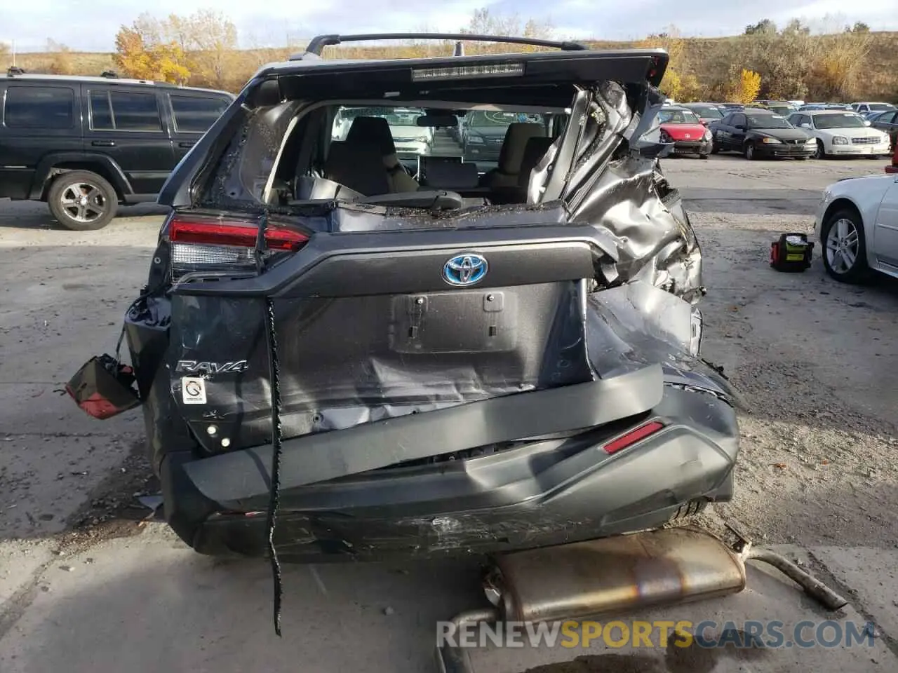 6 Photograph of a damaged car 4T3RWRFV4LU002458 TOYOTA RAV4 2020