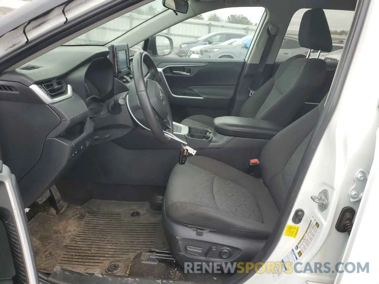 7 Photograph of a damaged car 4T3RWRFVXLU001363 TOYOTA RAV4 2020