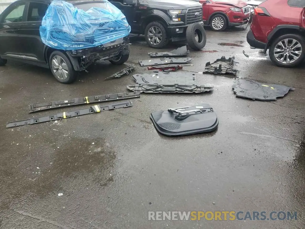 12 Photograph of a damaged car JTMA1RFV0LD524772 TOYOTA RAV4 2020
