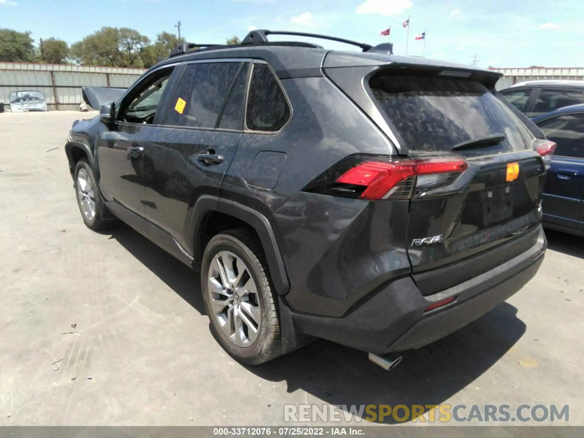 3 Photograph of a damaged car JTMA1RFV0LD529003 TOYOTA RAV4 2020