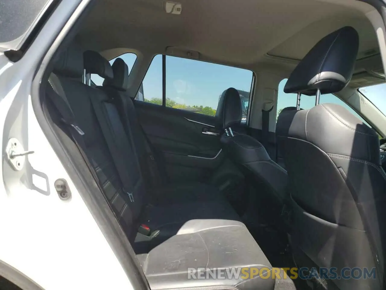11 Photograph of a damaged car JTMA1RFV2LD064711 TOYOTA RAV4 2020