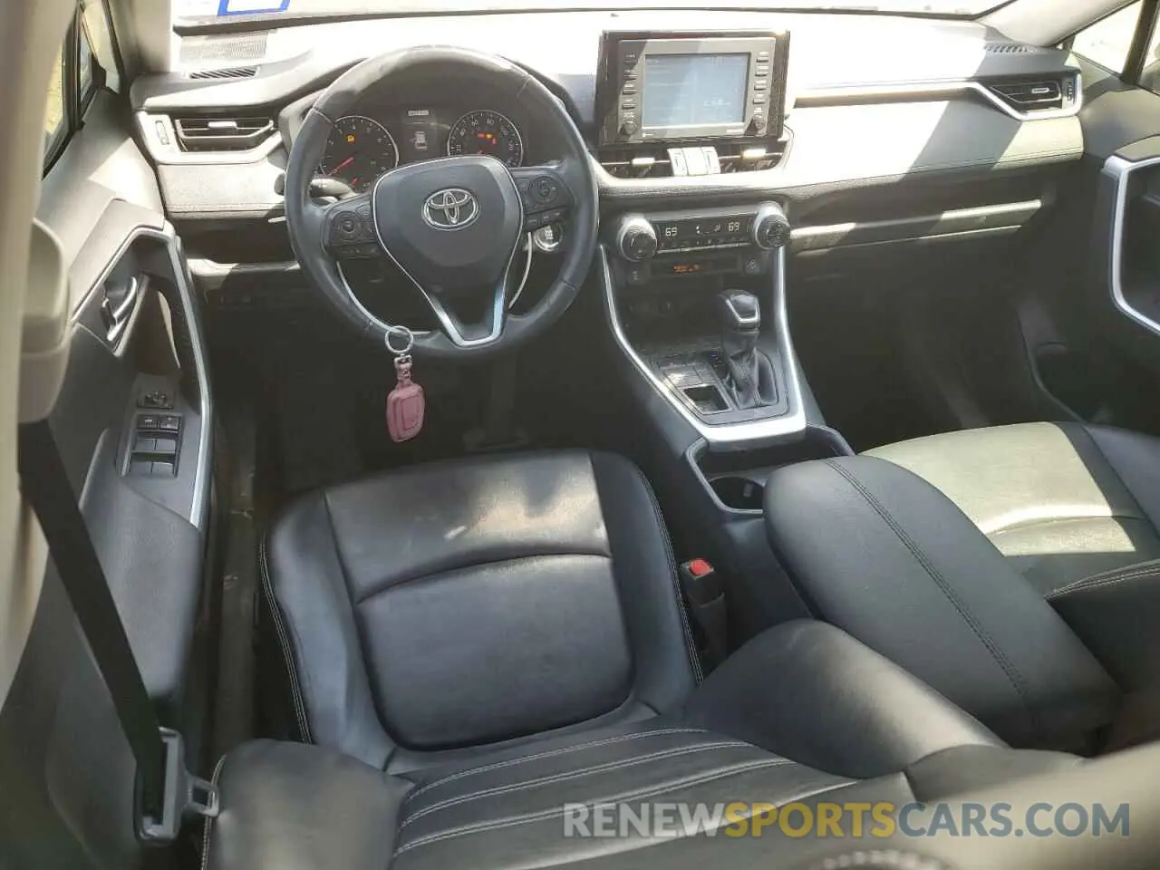 8 Photograph of a damaged car JTMA1RFV2LD064711 TOYOTA RAV4 2020