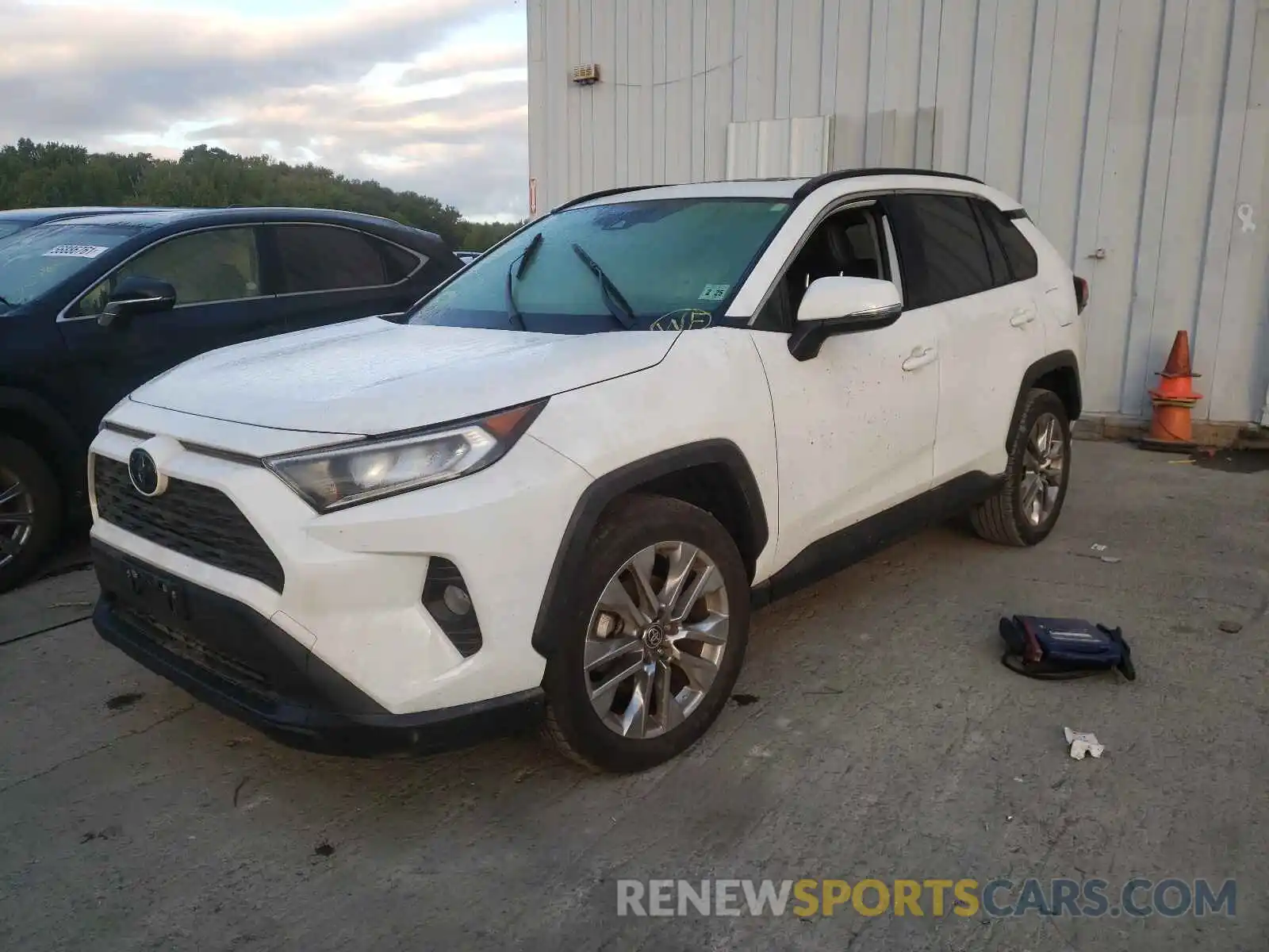 2 Photograph of a damaged car JTMA1RFV4LD049319 TOYOTA RAV4 2020