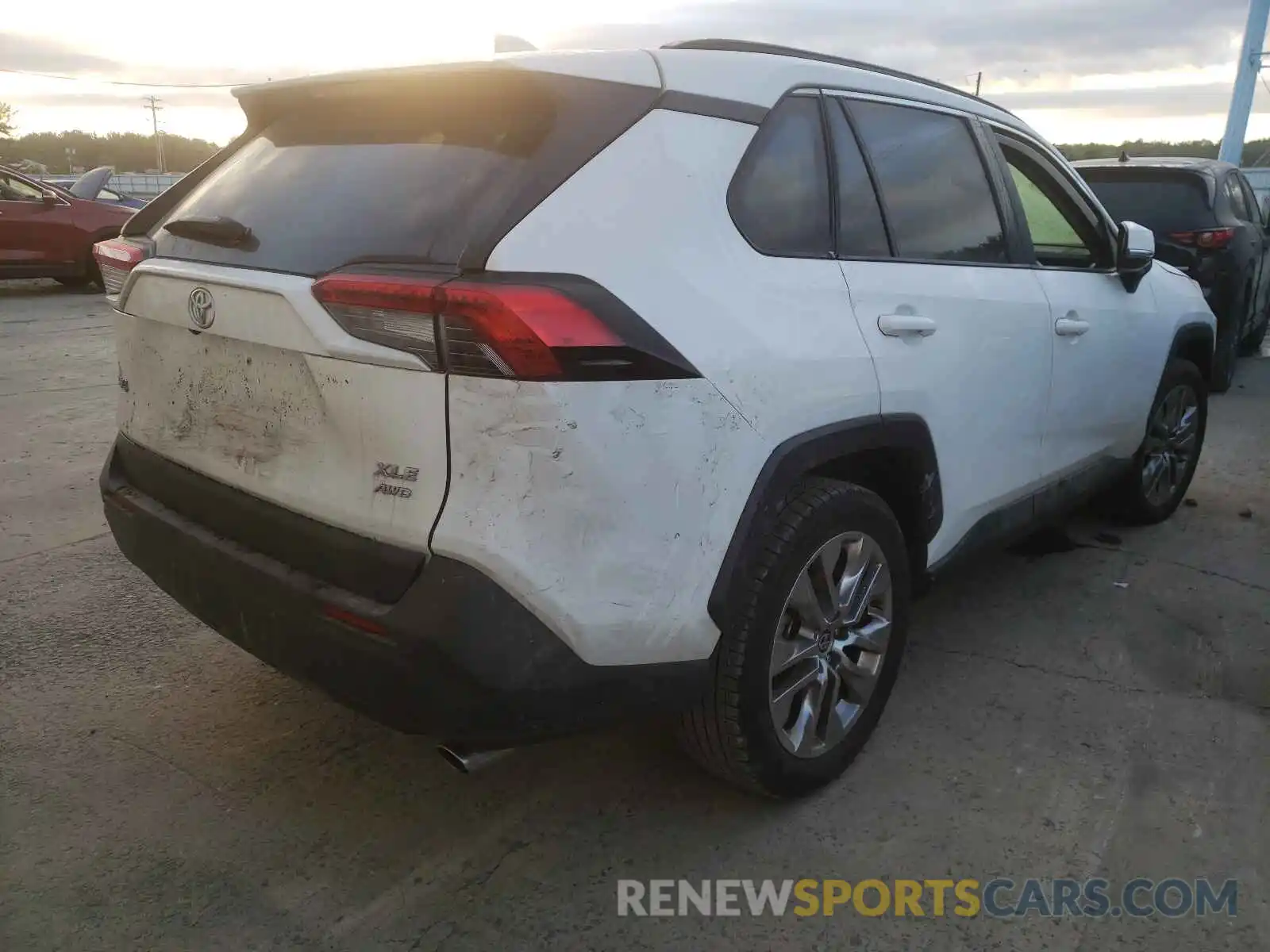 4 Photograph of a damaged car JTMA1RFV4LD049319 TOYOTA RAV4 2020