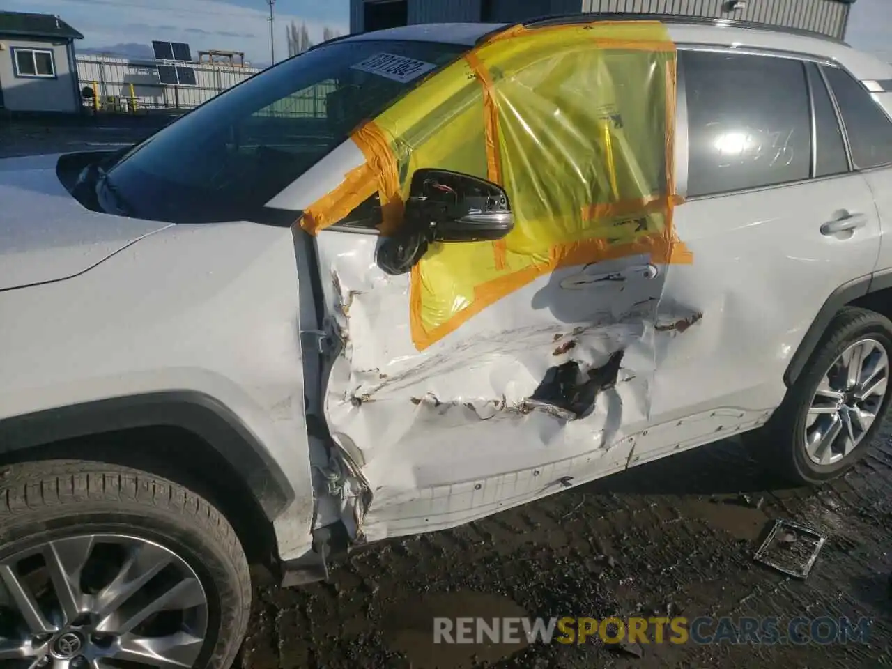 9 Photograph of a damaged car JTMA1RFV5LD529823 TOYOTA RAV4 2020