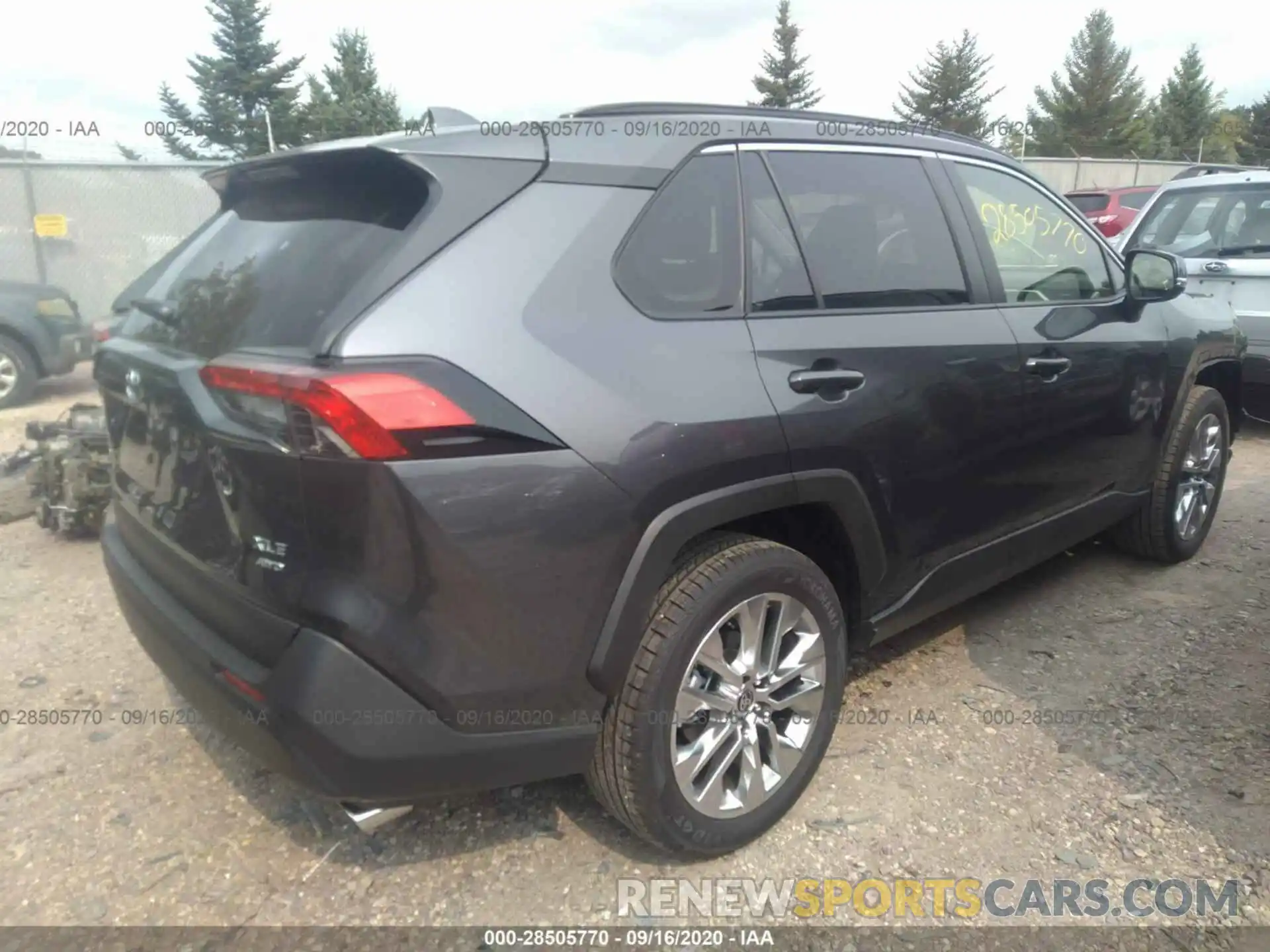 4 Photograph of a damaged car JTMA1RFV6LD528440 TOYOTA RAV4 2020