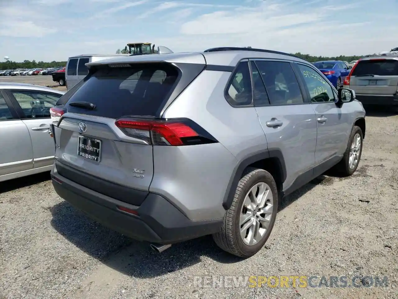 4 Photograph of a damaged car JTMA1RFV8LD050425 TOYOTA RAV4 2020