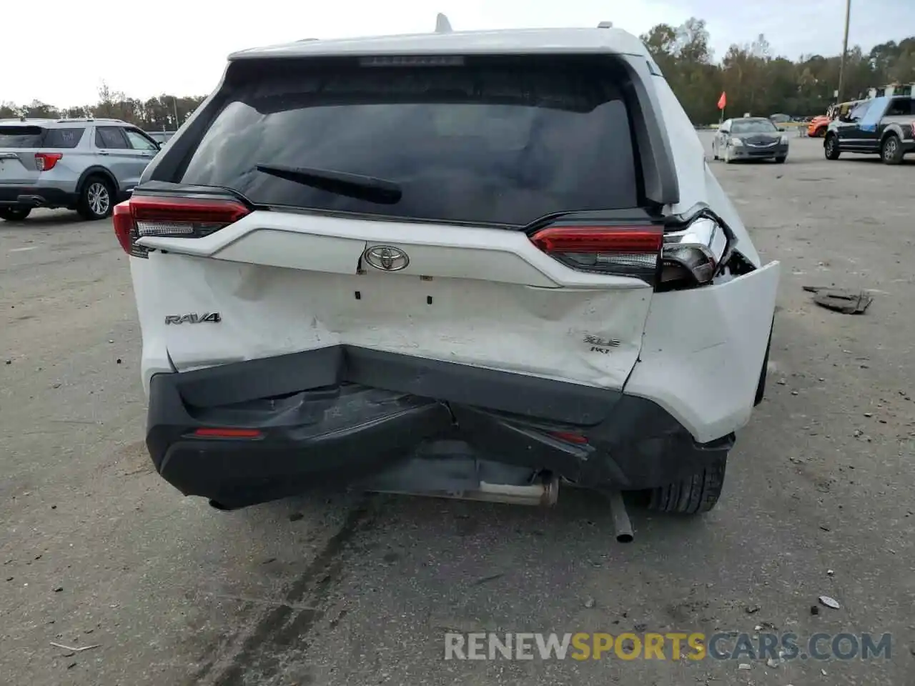 9 Photograph of a damaged car JTMA1RFV8LD052028 TOYOTA RAV4 2020