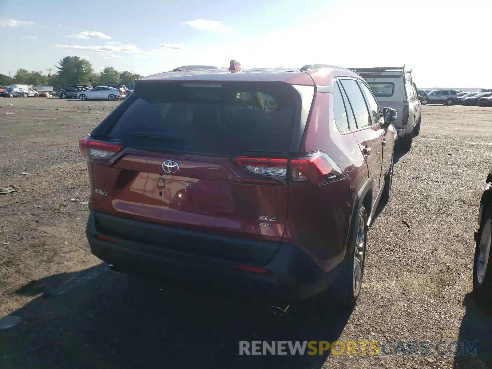 4 Photograph of a damaged car JTMA1RFV8LJ029186 TOYOTA RAV4 2020