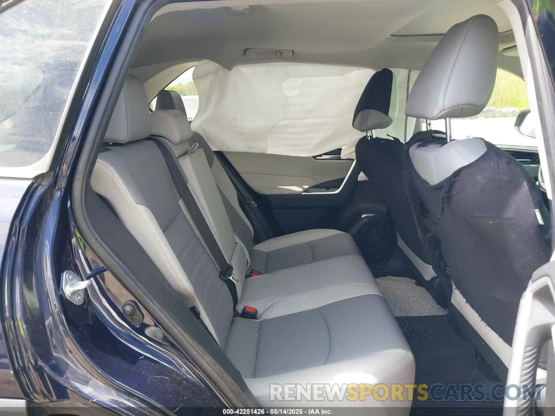 8 Photograph of a damaged car JTMA1RFV9LD067850 TOYOTA RAV4 2020