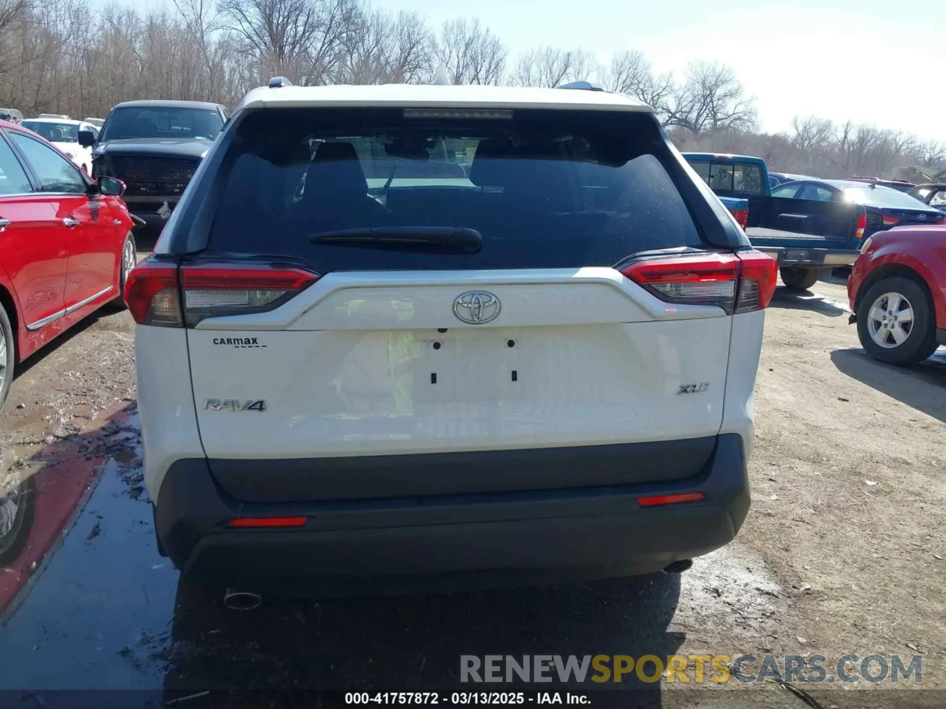 15 Photograph of a damaged car JTMC1RFV0LD056132 TOYOTA RAV4 2020