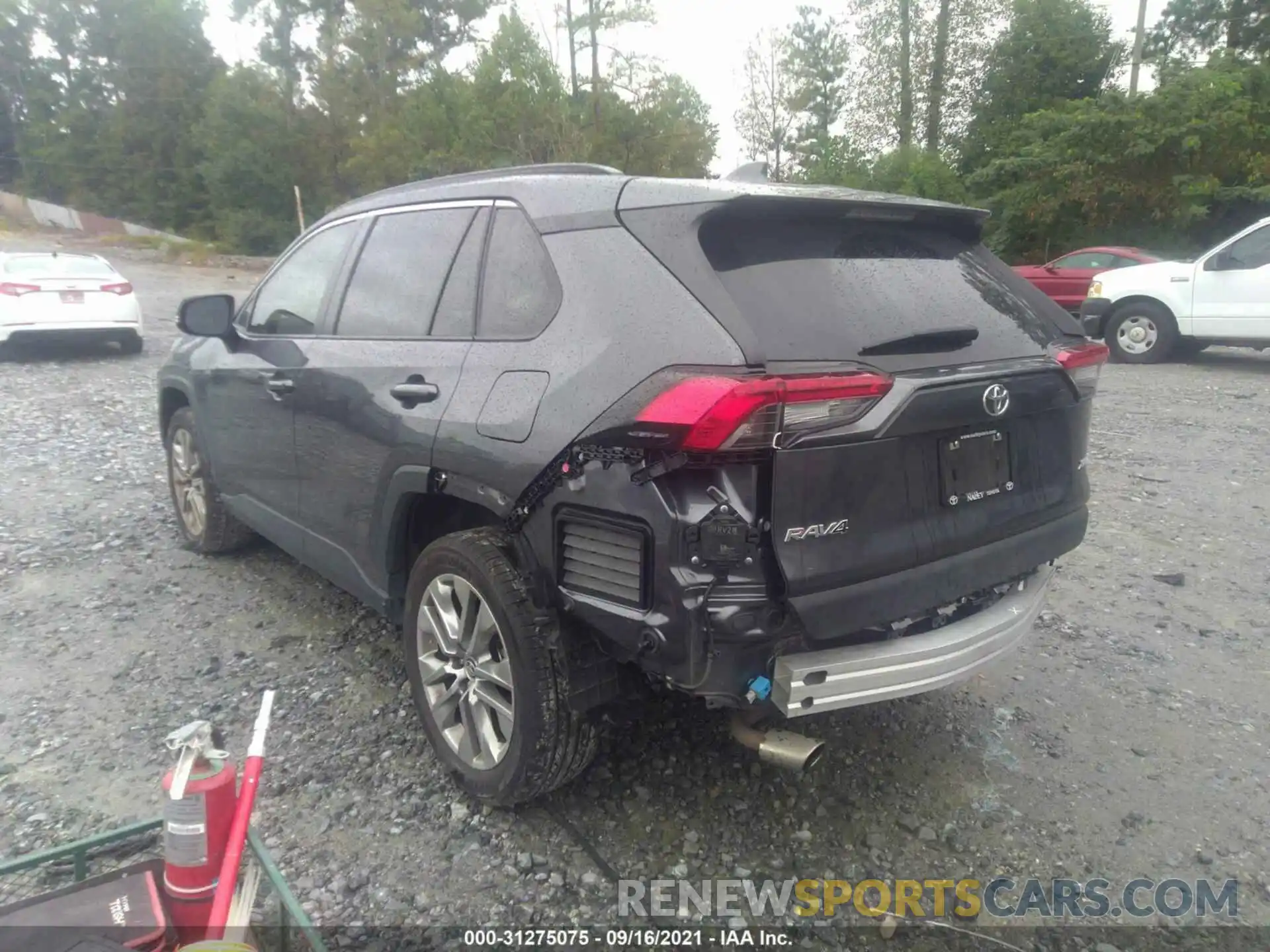 3 Photograph of a damaged car JTMC1RFV0LD518172 TOYOTA RAV4 2020