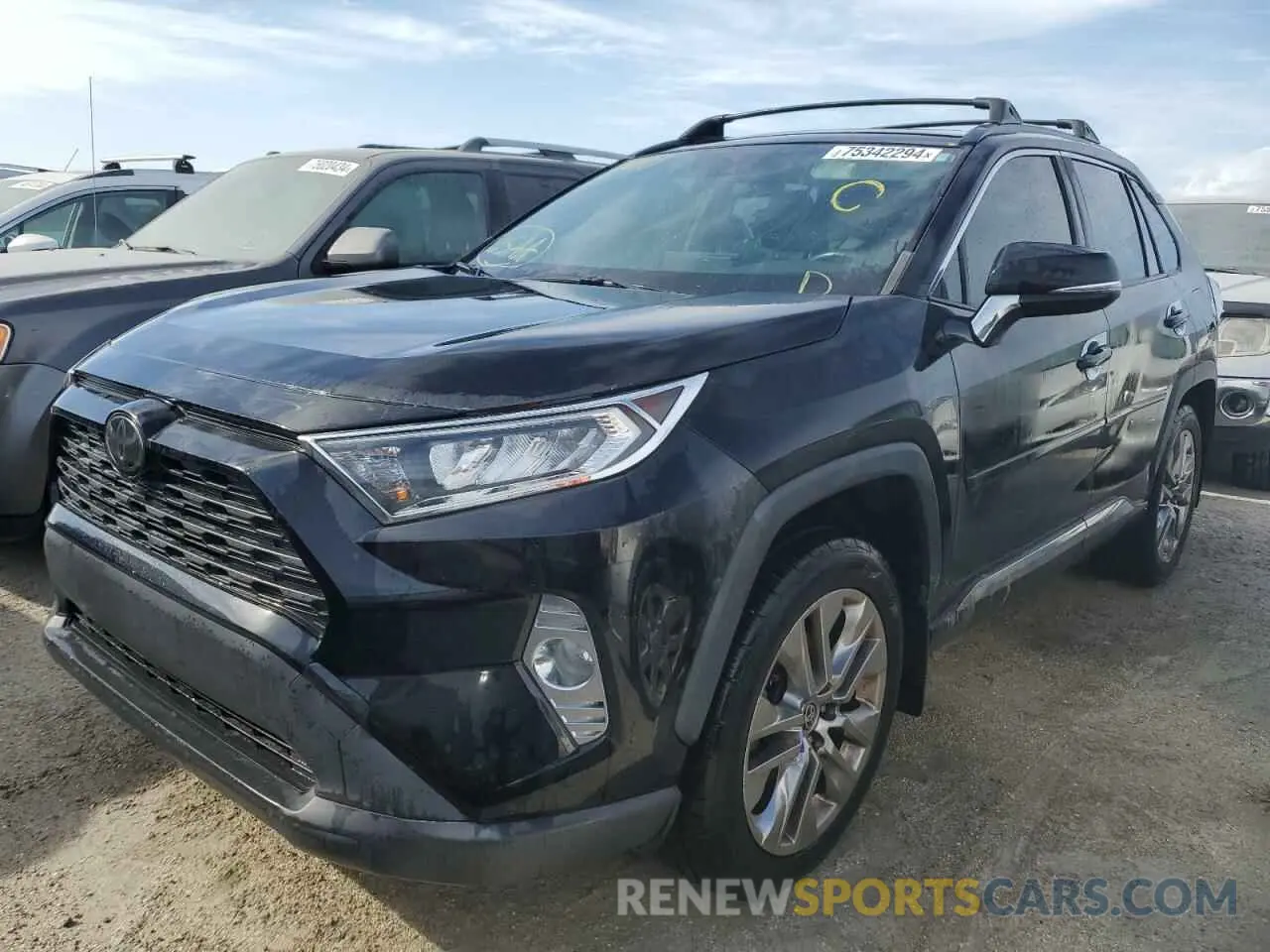 1 Photograph of a damaged car JTMC1RFV0LJ017283 TOYOTA RAV4 2020