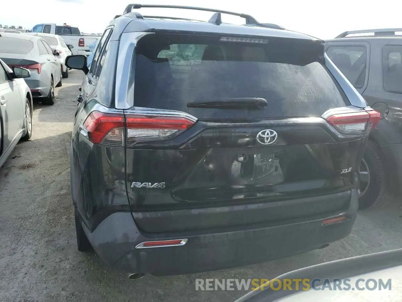 6 Photograph of a damaged car JTMC1RFV0LJ017283 TOYOTA RAV4 2020