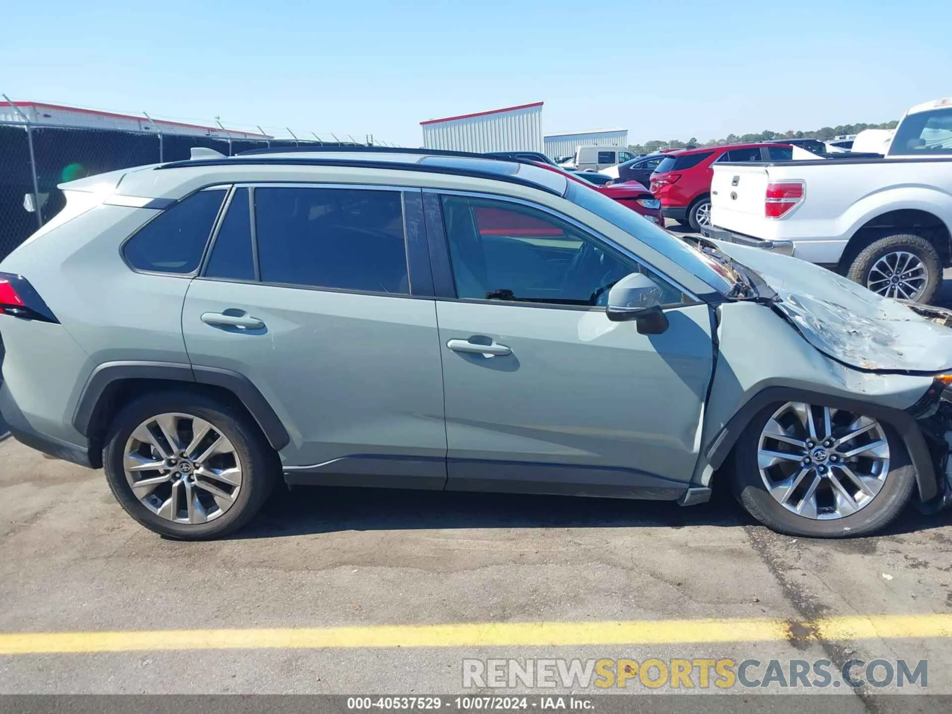 13 Photograph of a damaged car JTMC1RFV1LD051781 TOYOTA RAV4 2020