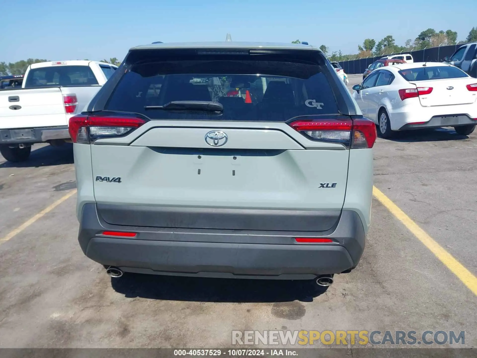 16 Photograph of a damaged car JTMC1RFV1LD051781 TOYOTA RAV4 2020