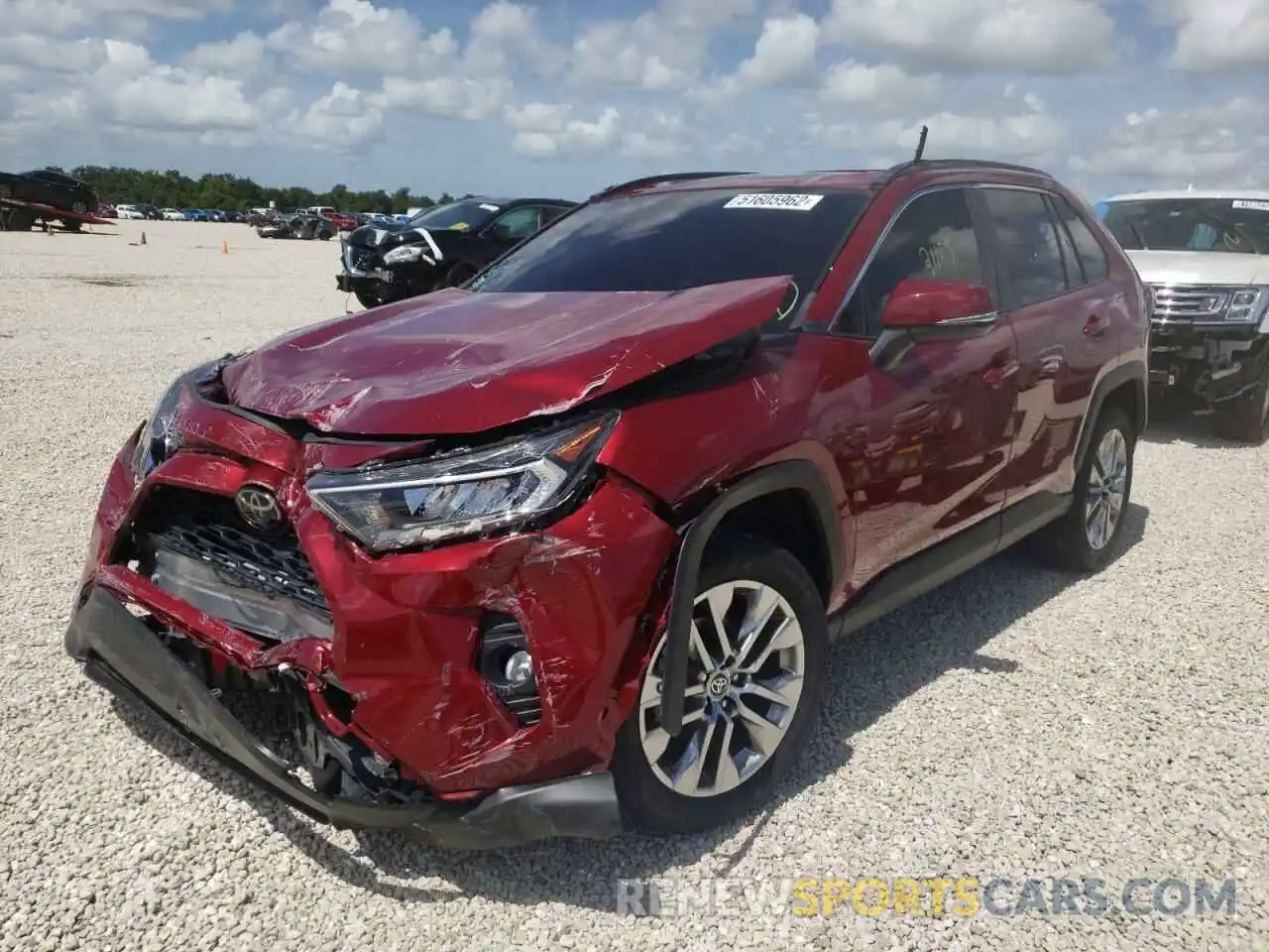 2 Photograph of a damaged car JTMC1RFV1LD055443 TOYOTA RAV4 2020