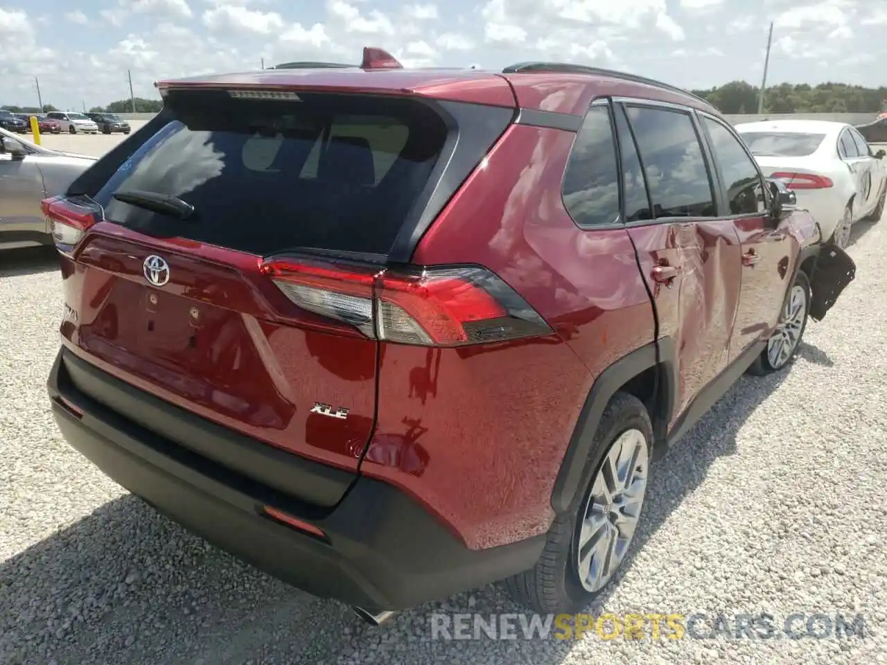 4 Photograph of a damaged car JTMC1RFV1LD055443 TOYOTA RAV4 2020