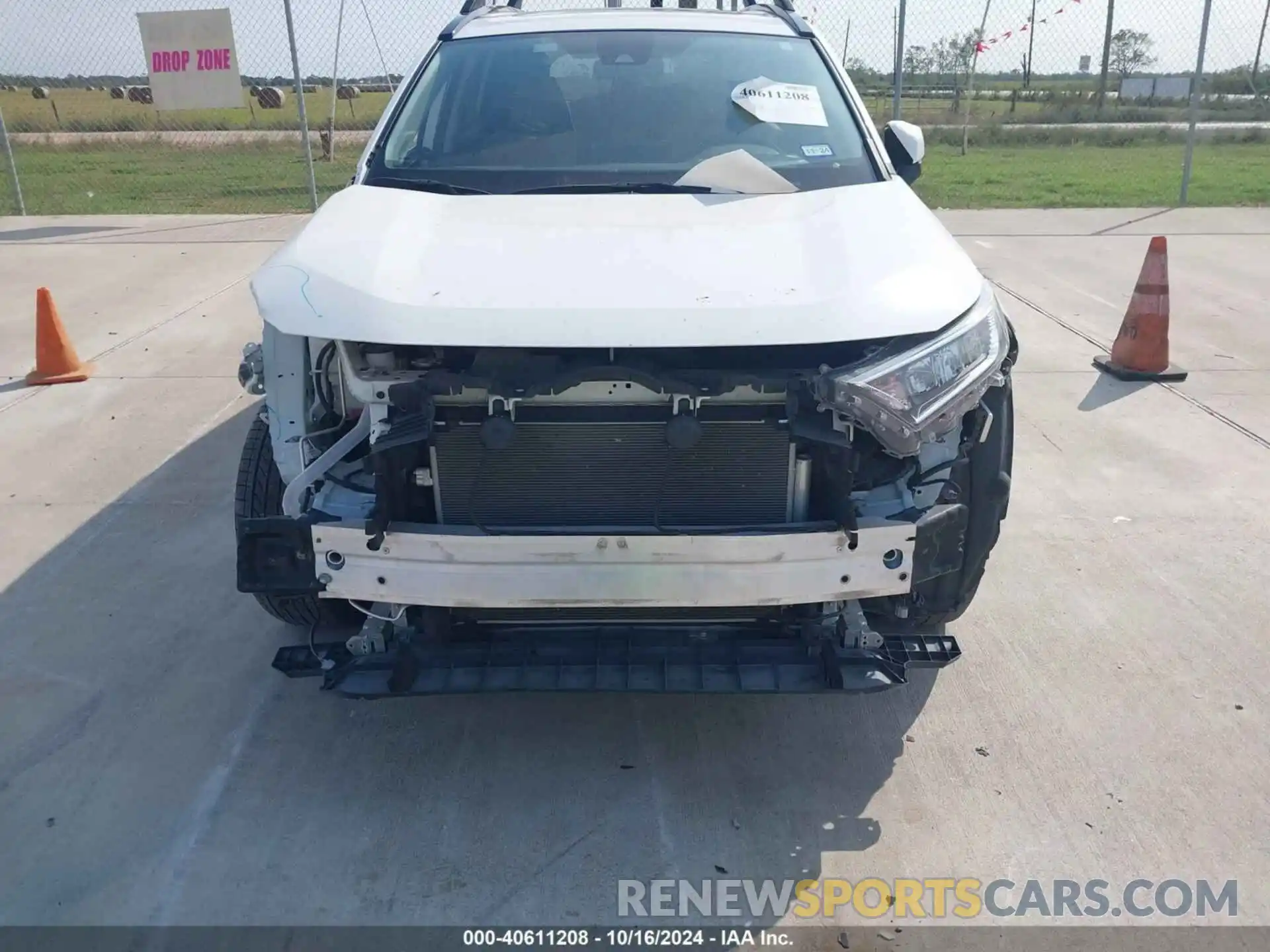 6 Photograph of a damaged car JTMC1RFV1LD517693 TOYOTA RAV4 2020