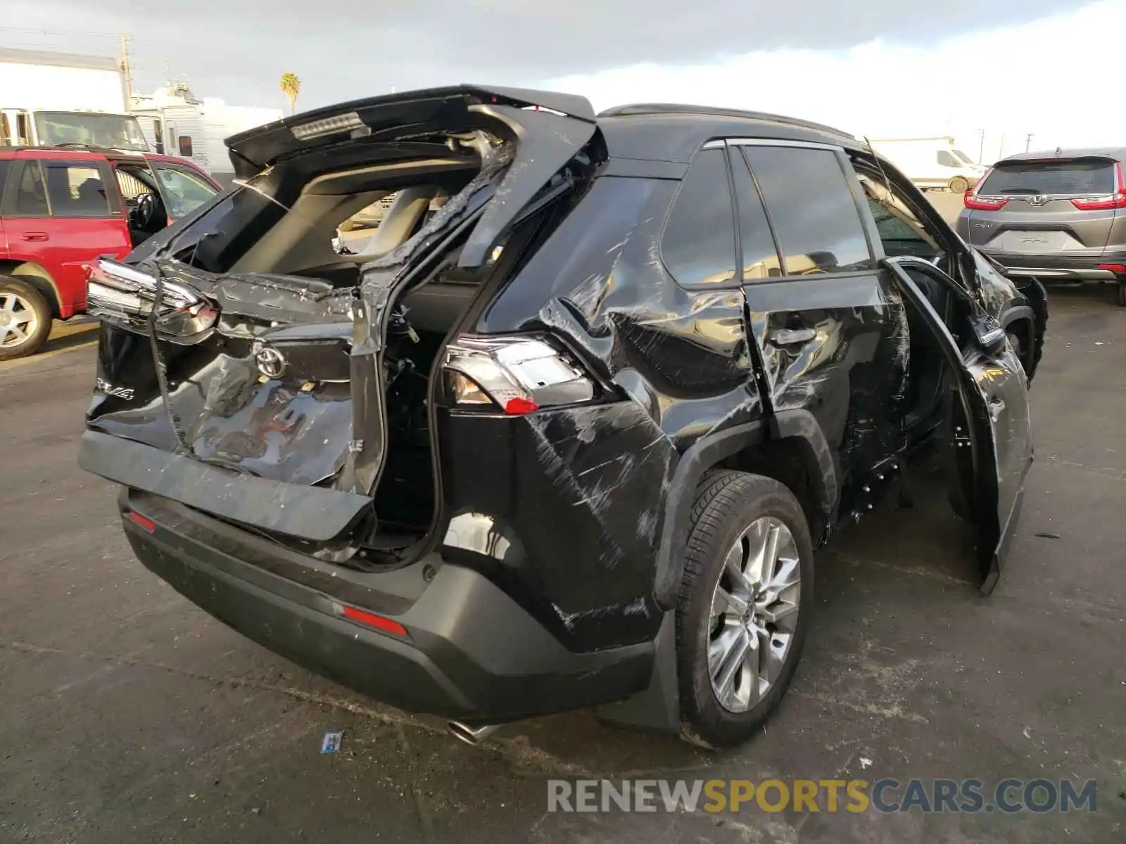 4 Photograph of a damaged car JTMC1RFV2LD058478 TOYOTA RAV4 2020