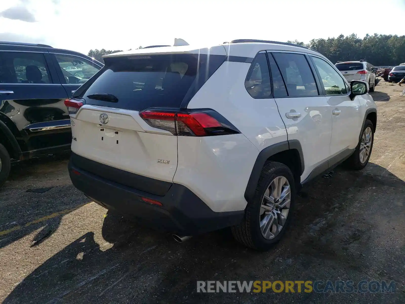 4 Photograph of a damaged car JTMC1RFV2LD520408 TOYOTA RAV4 2020