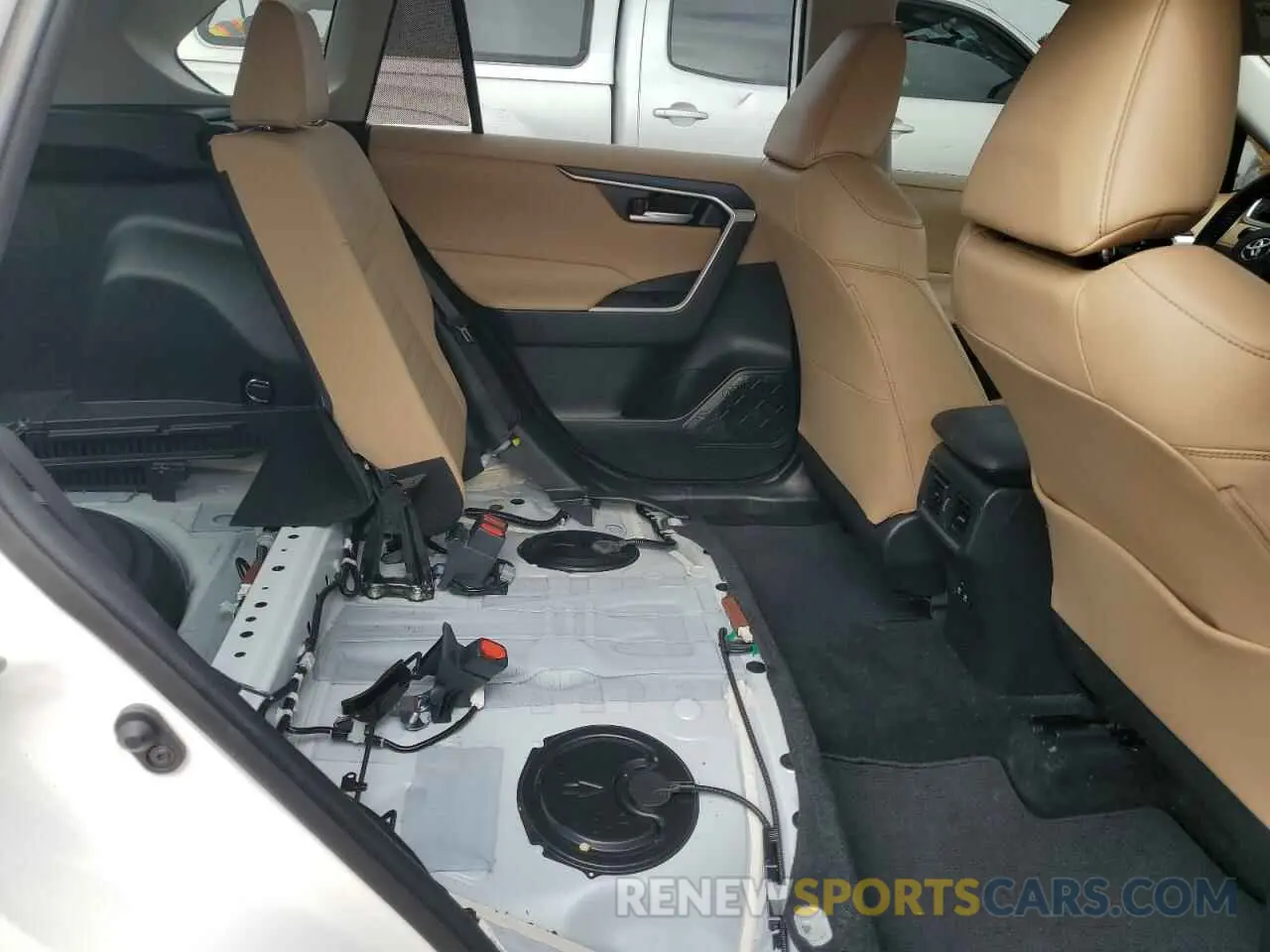 11 Photograph of a damaged car JTMC1RFV2LD520540 TOYOTA RAV4 2020