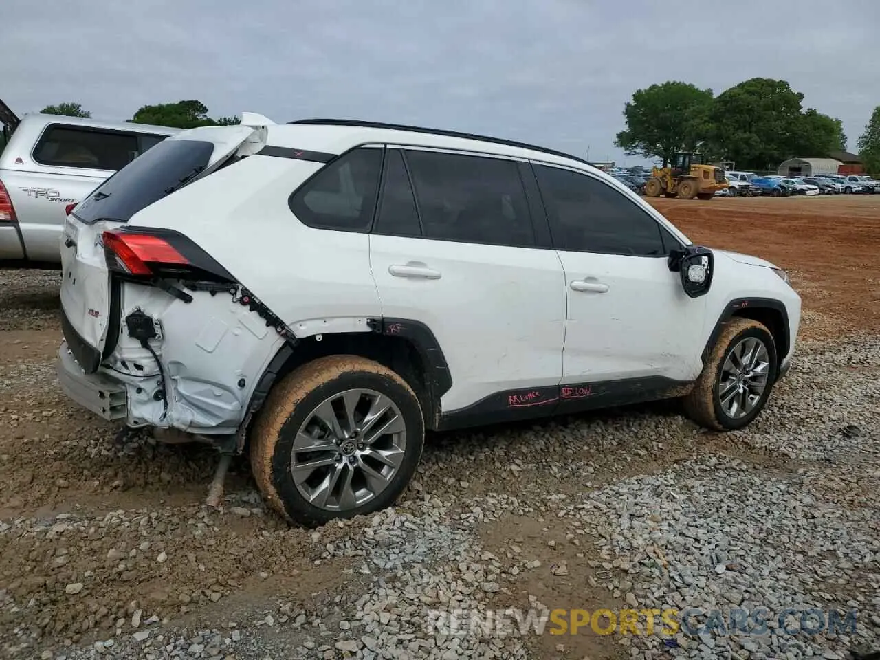 3 Photograph of a damaged car JTMC1RFV2LD520540 TOYOTA RAV4 2020