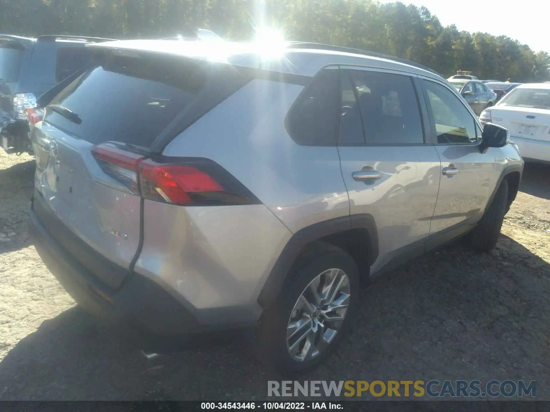 4 Photograph of a damaged car JTMC1RFV4LD045652 TOYOTA RAV4 2020