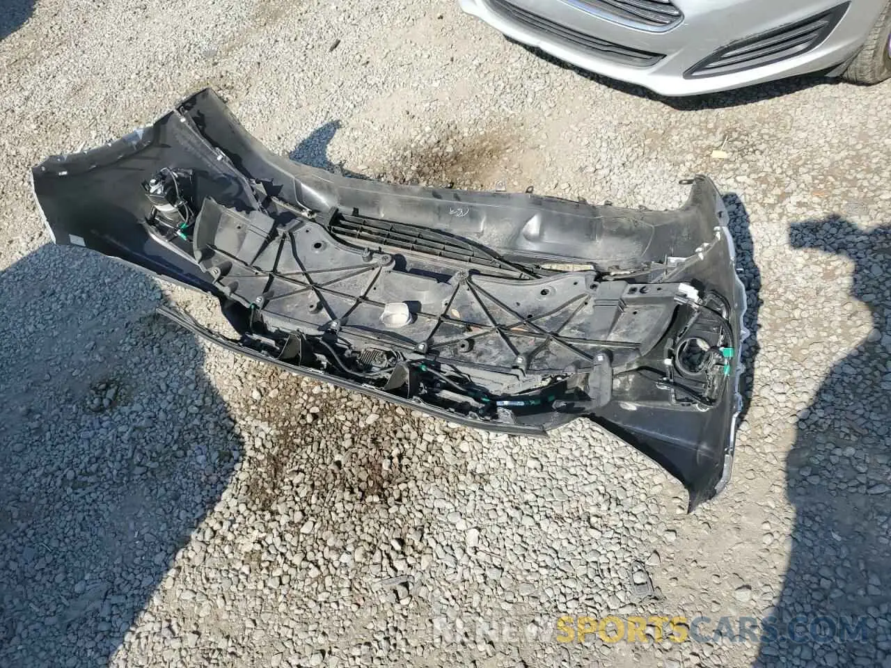 13 Photograph of a damaged car JTMC1RFV4LJ021112 TOYOTA RAV4 2020