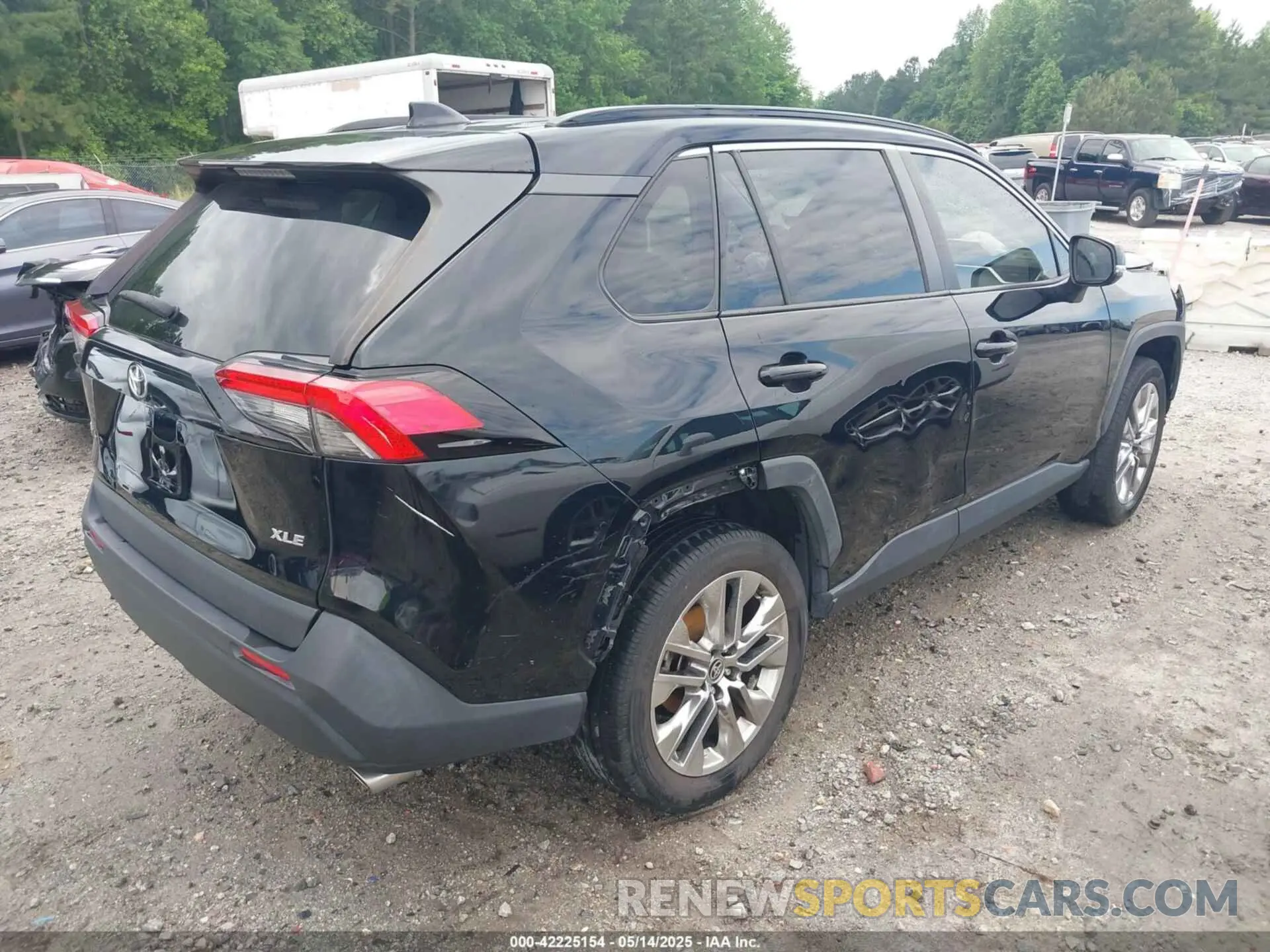 4 Photograph of a damaged car JTMC1RFV5LD046163 TOYOTA RAV4 2020