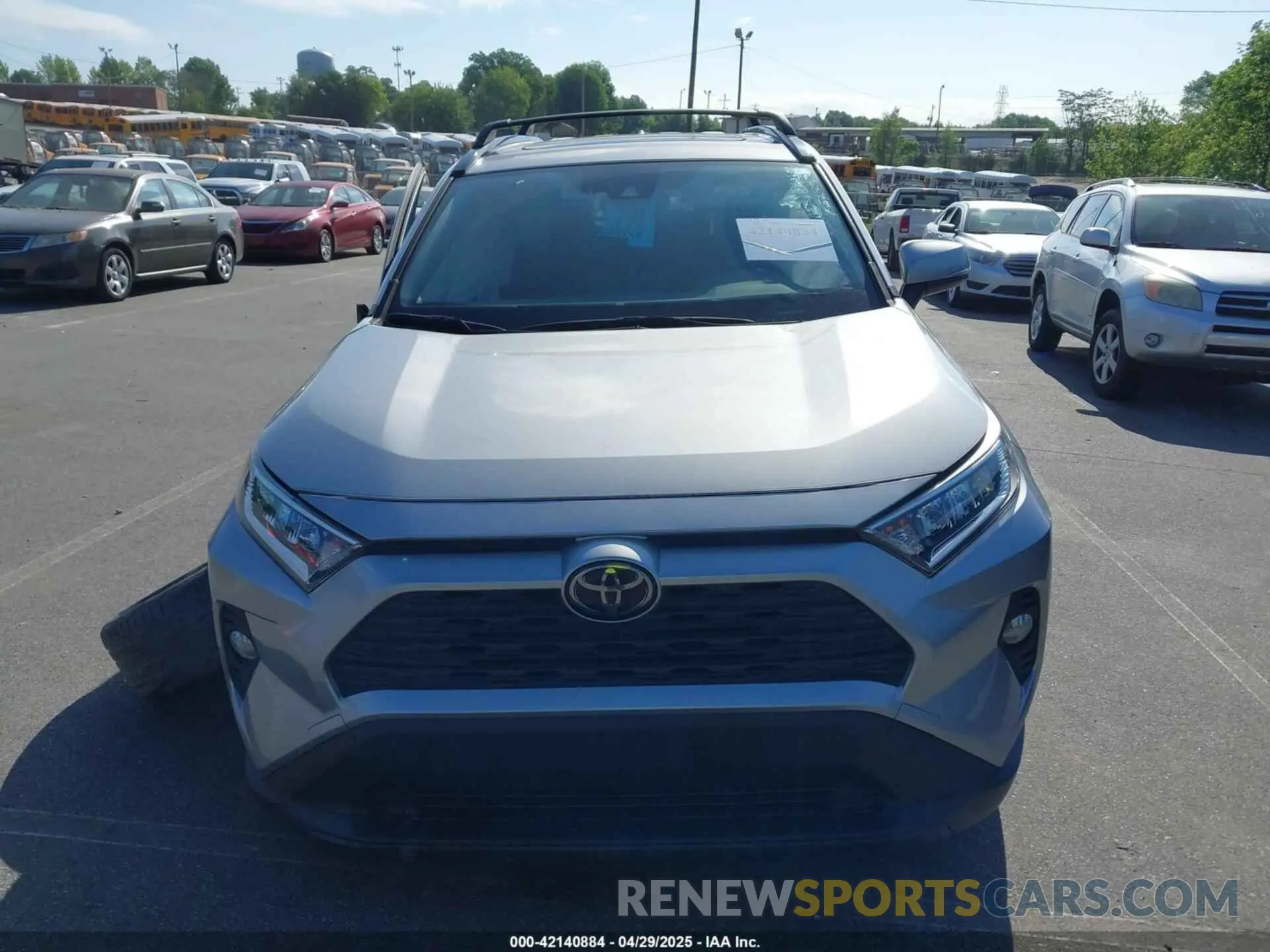 12 Photograph of a damaged car JTMC1RFV5LD519088 TOYOTA RAV4 2020