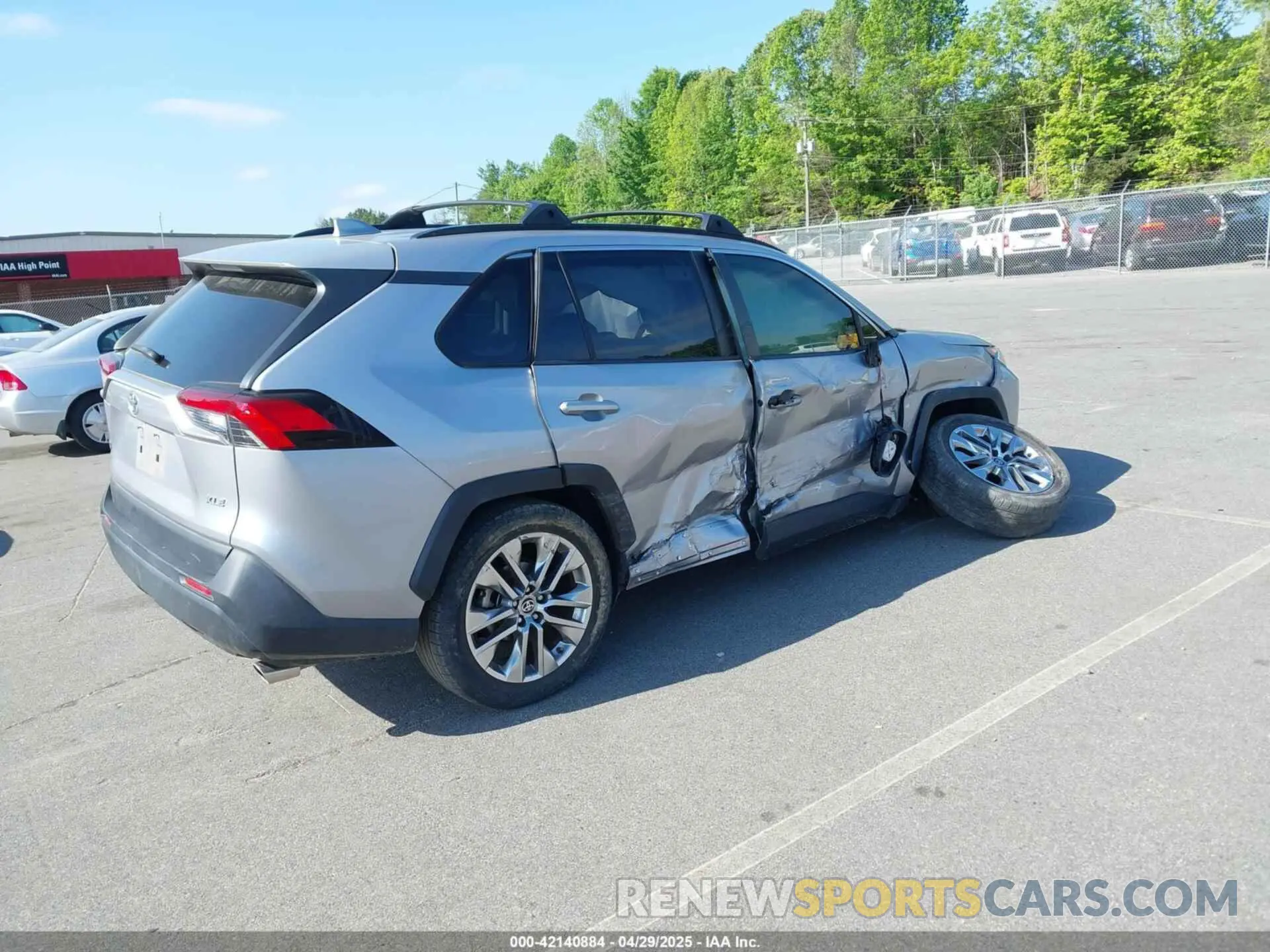 4 Photograph of a damaged car JTMC1RFV5LD519088 TOYOTA RAV4 2020