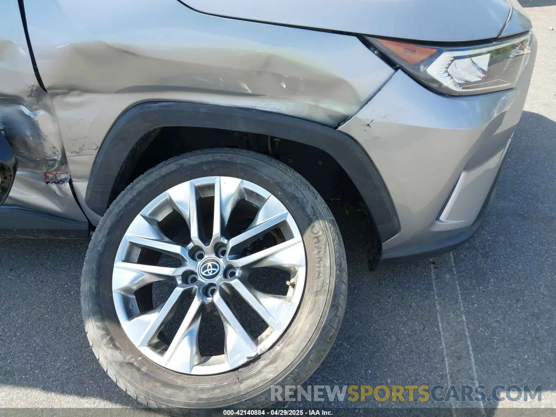 6 Photograph of a damaged car JTMC1RFV5LD519088 TOYOTA RAV4 2020