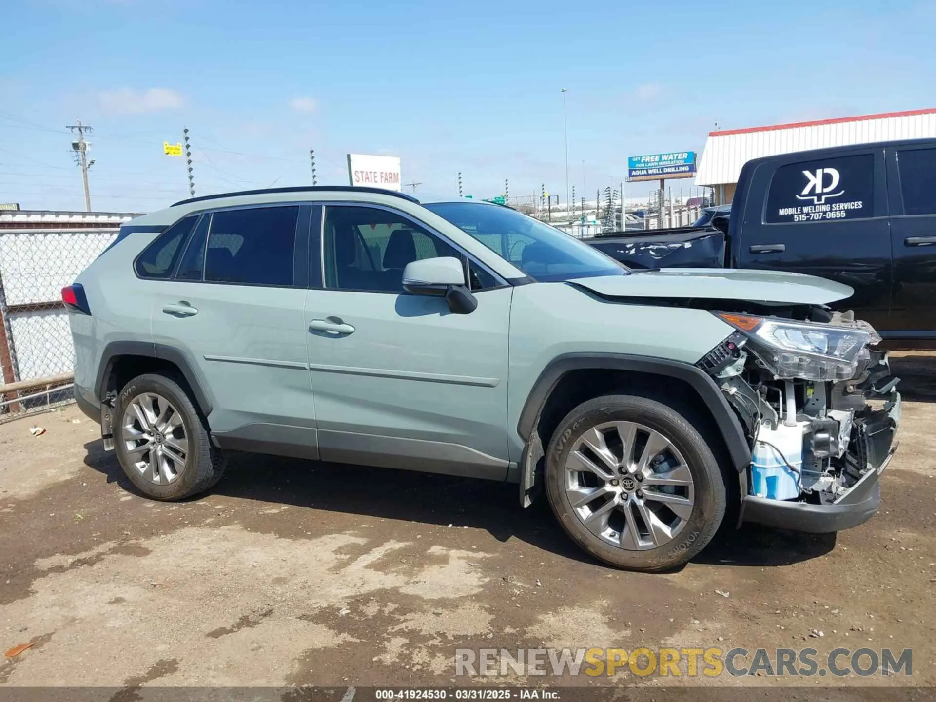 14 Photograph of a damaged car JTMC1RFV6LD520668 TOYOTA RAV4 2020