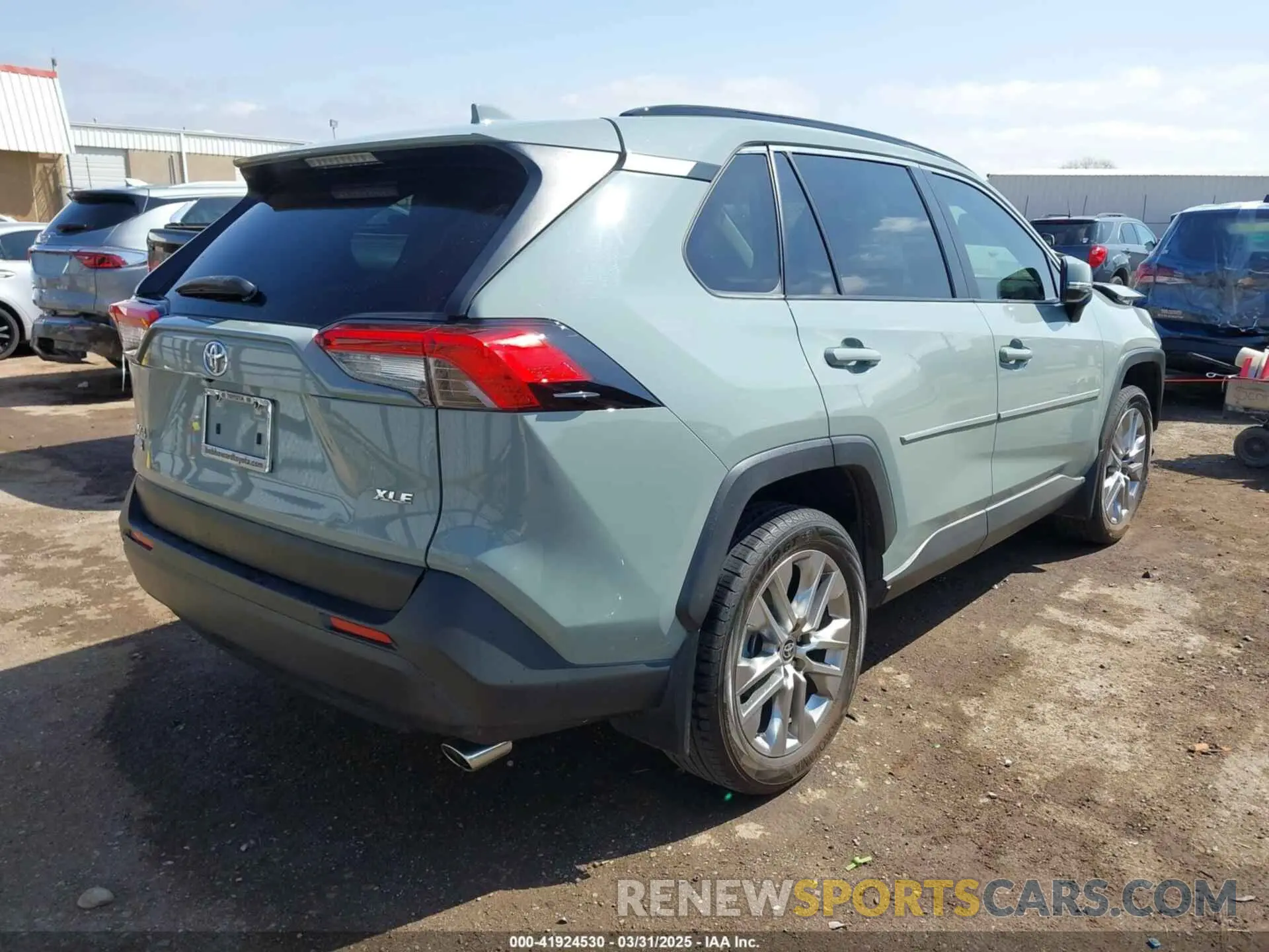 4 Photograph of a damaged car JTMC1RFV6LD520668 TOYOTA RAV4 2020