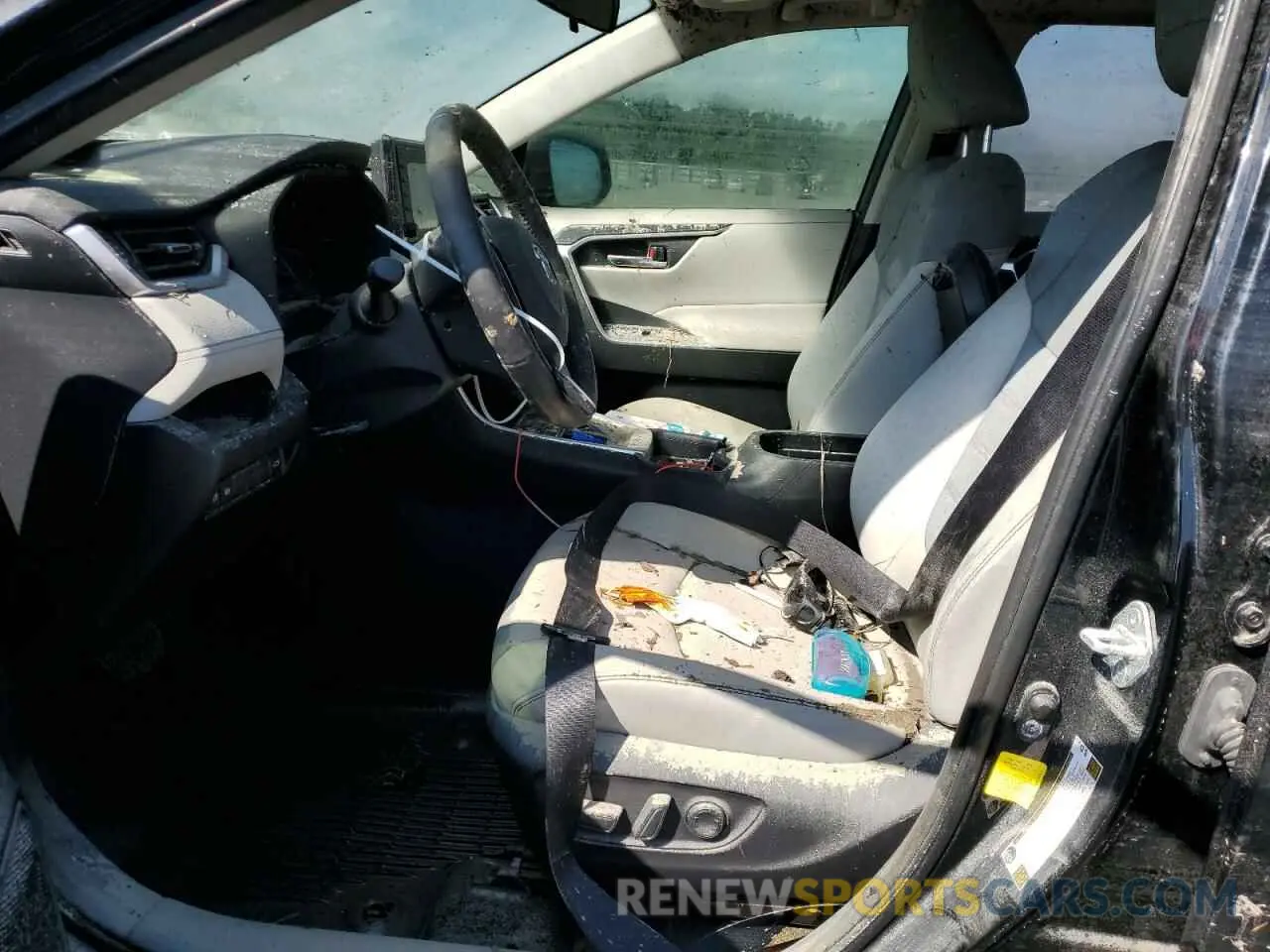 7 Photograph of a damaged car JTMC1RFV7LD044916 TOYOTA RAV4 2020