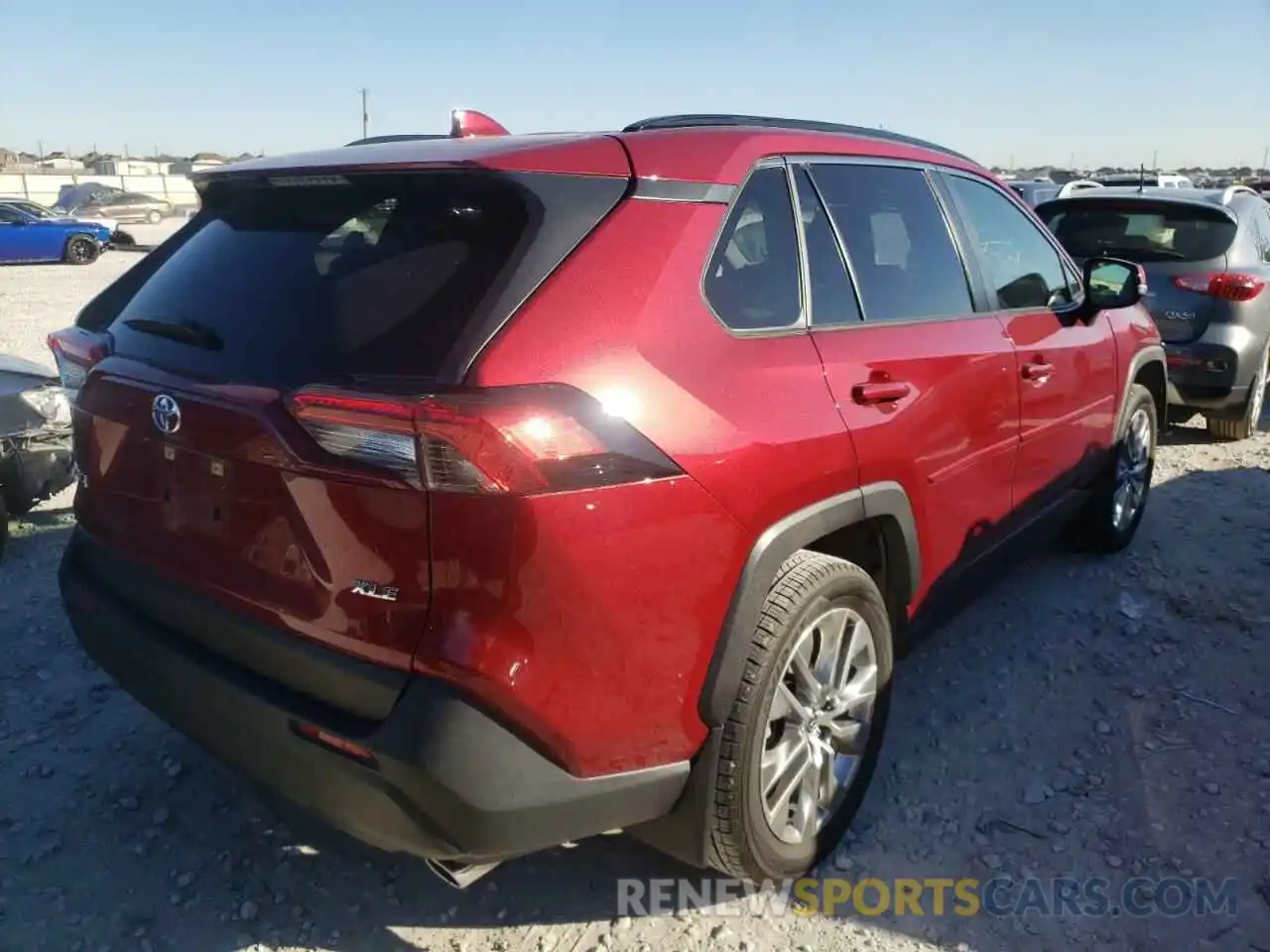 4 Photograph of a damaged car JTMC1RFV7LJ021282 TOYOTA RAV4 2020