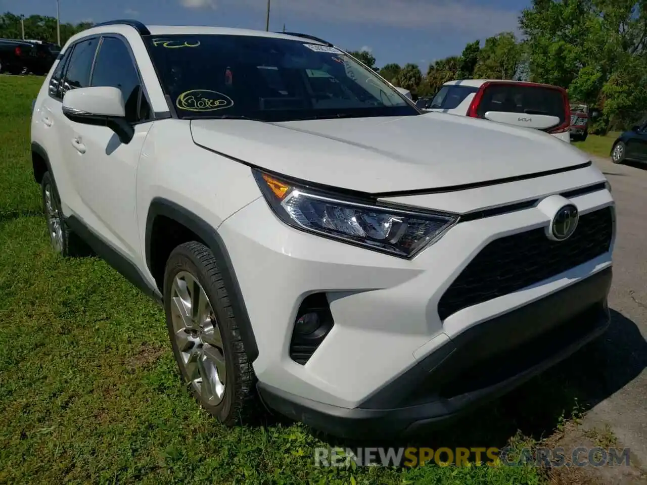 1 Photograph of a damaged car JTMC1RFV8LD054614 TOYOTA RAV4 2020