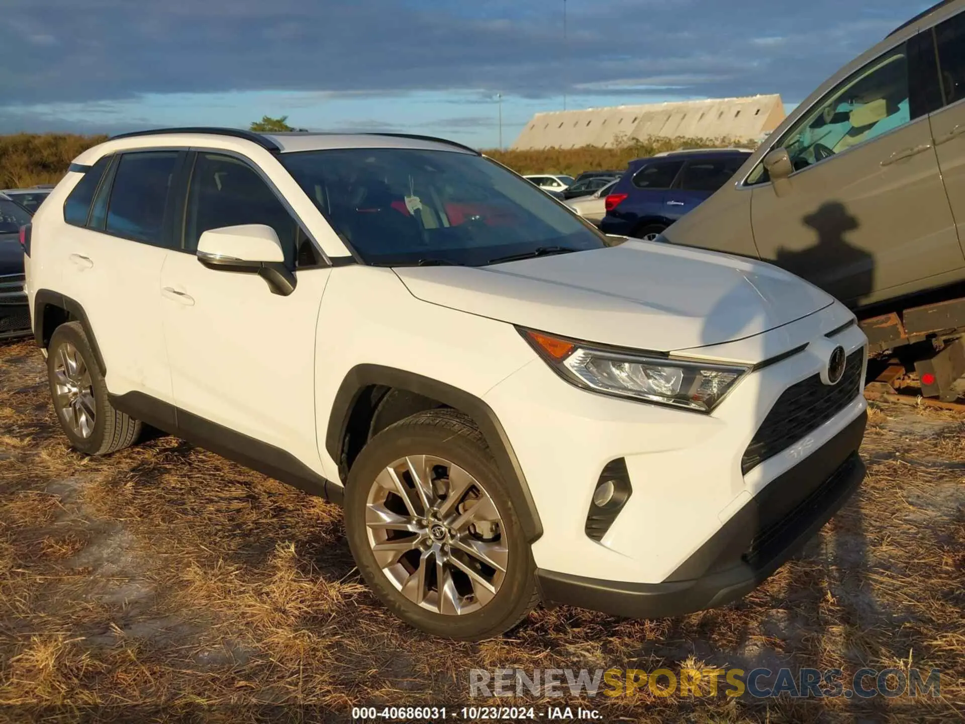 1 Photograph of a damaged car JTMC1RFVXLD517529 TOYOTA RAV4 2020