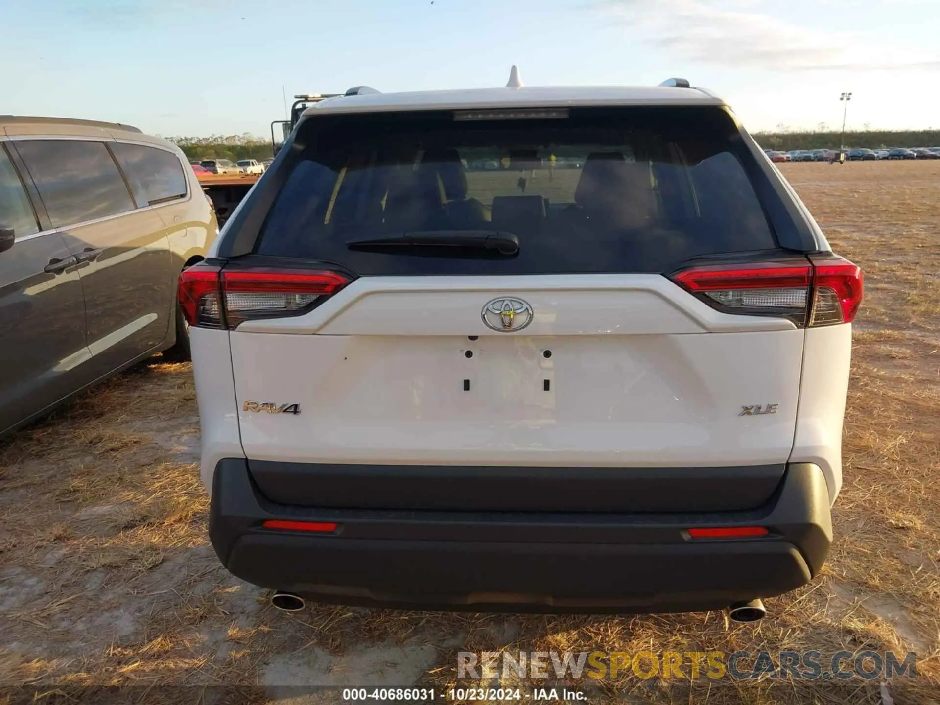 16 Photograph of a damaged car JTMC1RFVXLD517529 TOYOTA RAV4 2020